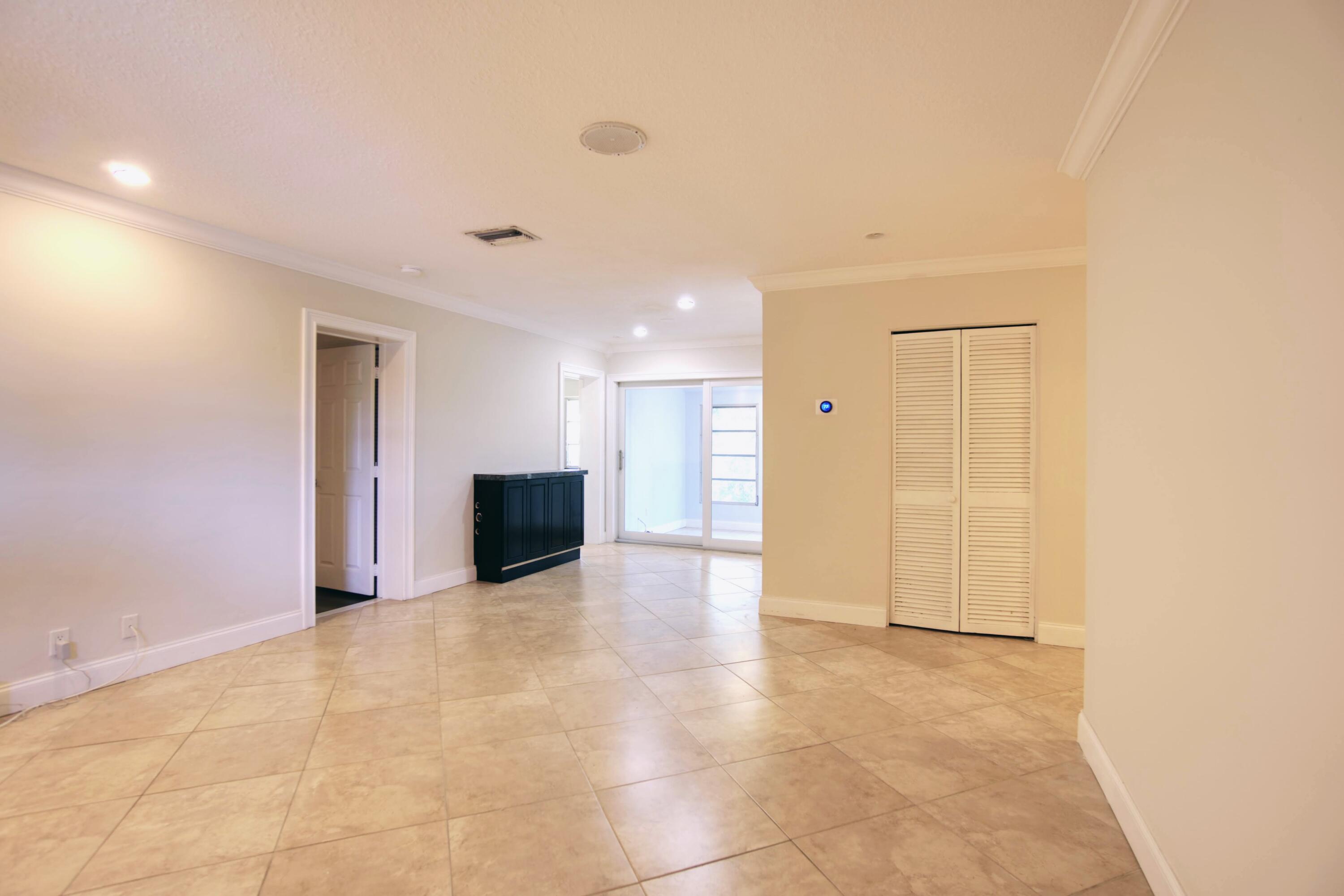 3930 Crystal Lake Drive 304, Deerfield Beach Unit: 304