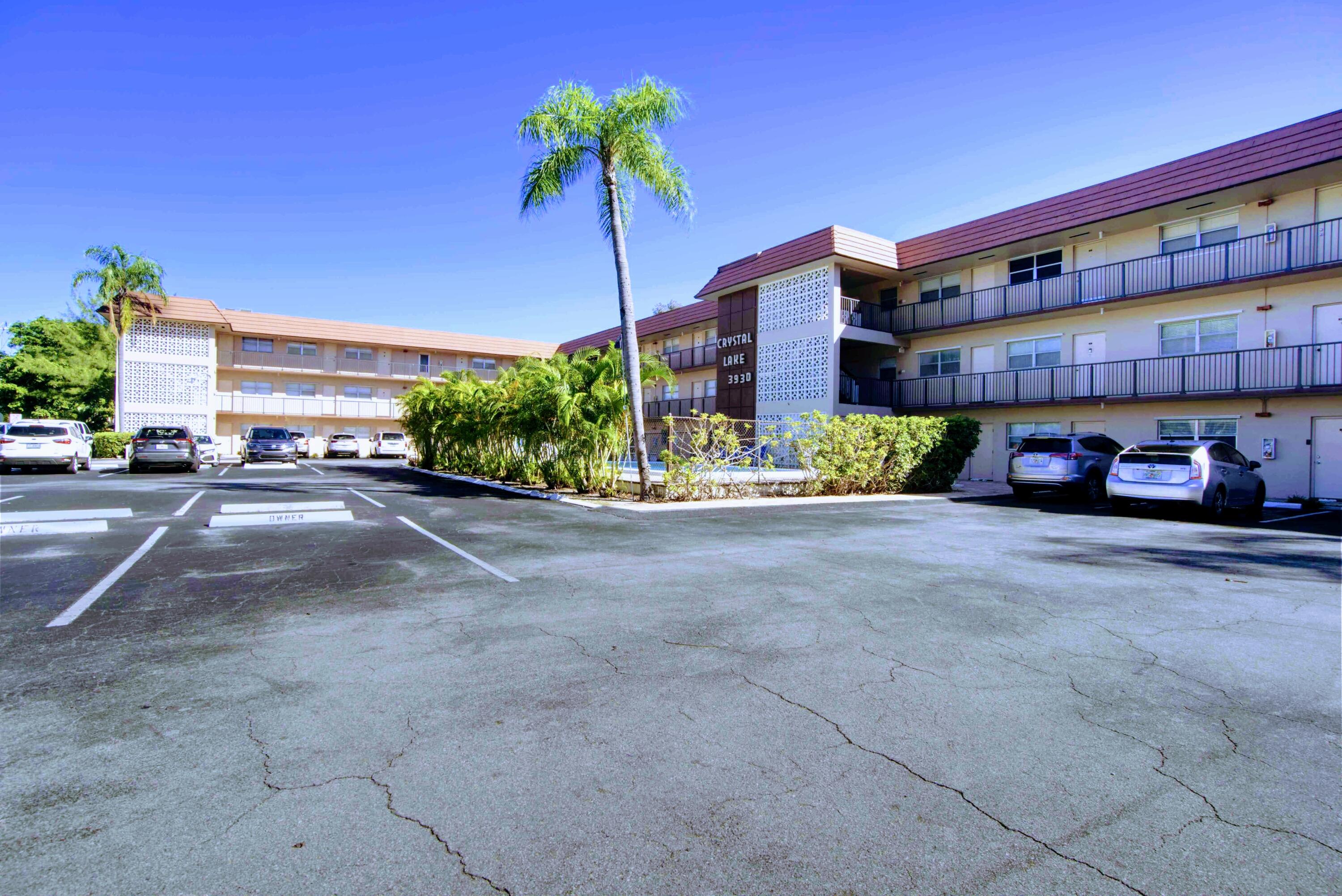 3930 Crystal Lake Drive 304, Deerfield Beach Unit: 304