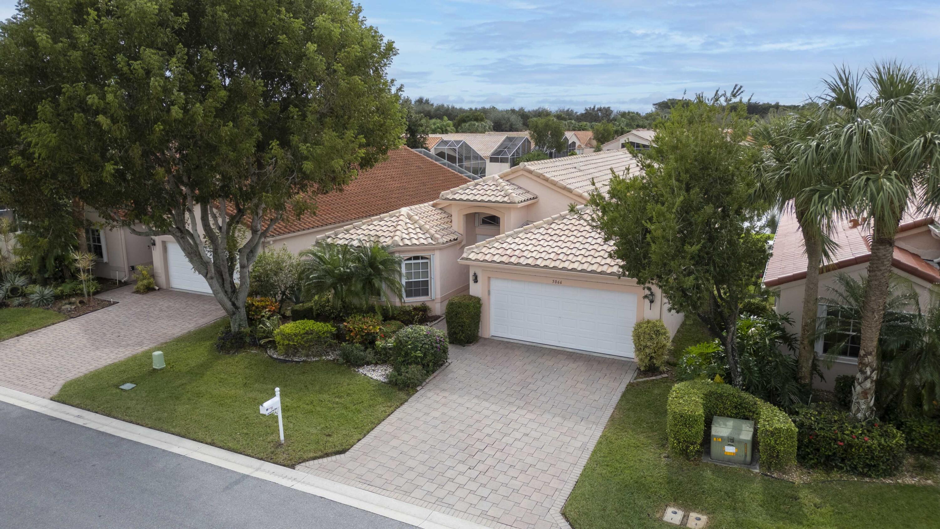 5066 Bleu Lapis Drive