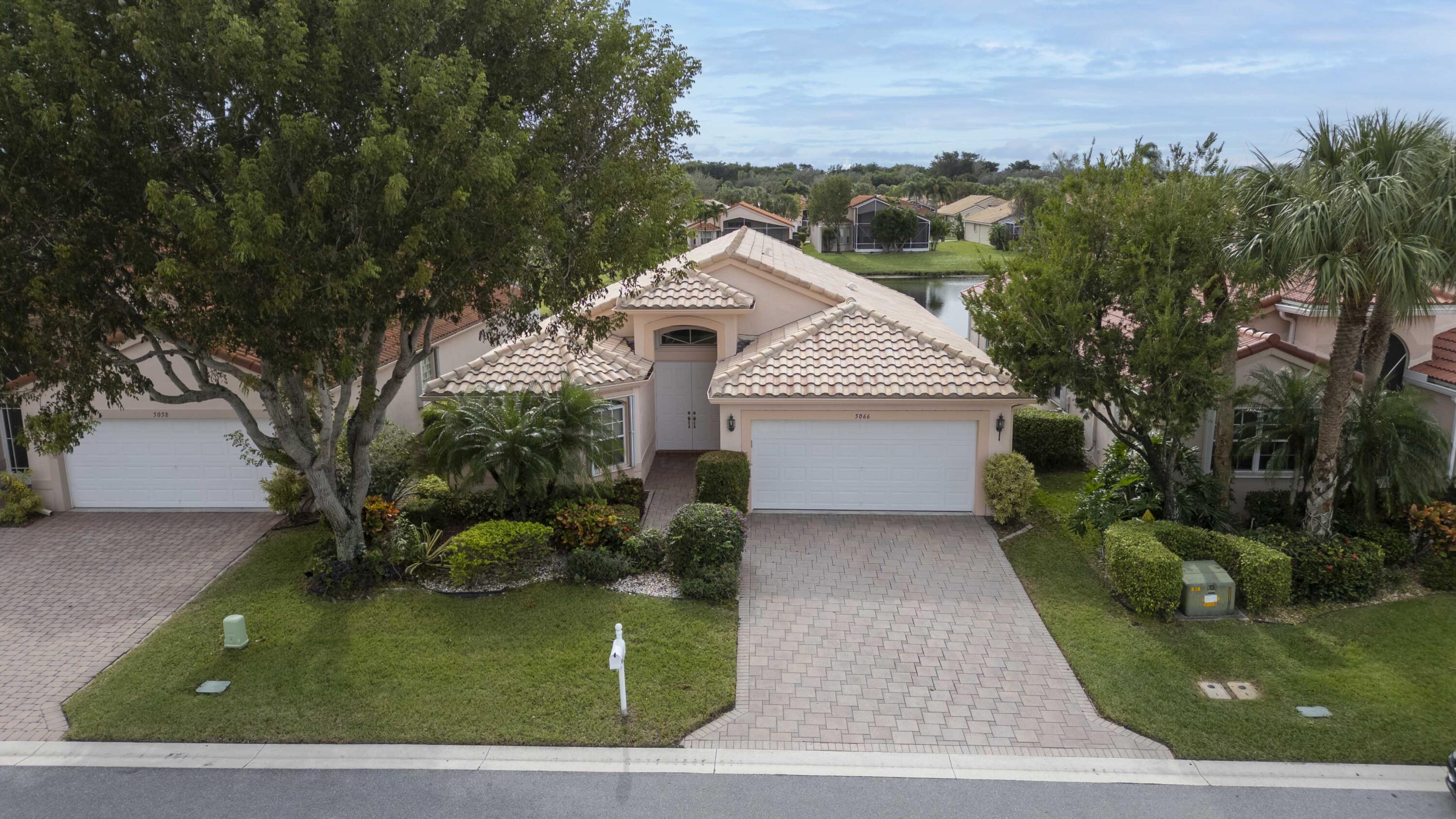 5066 Bleu Lapis Drive