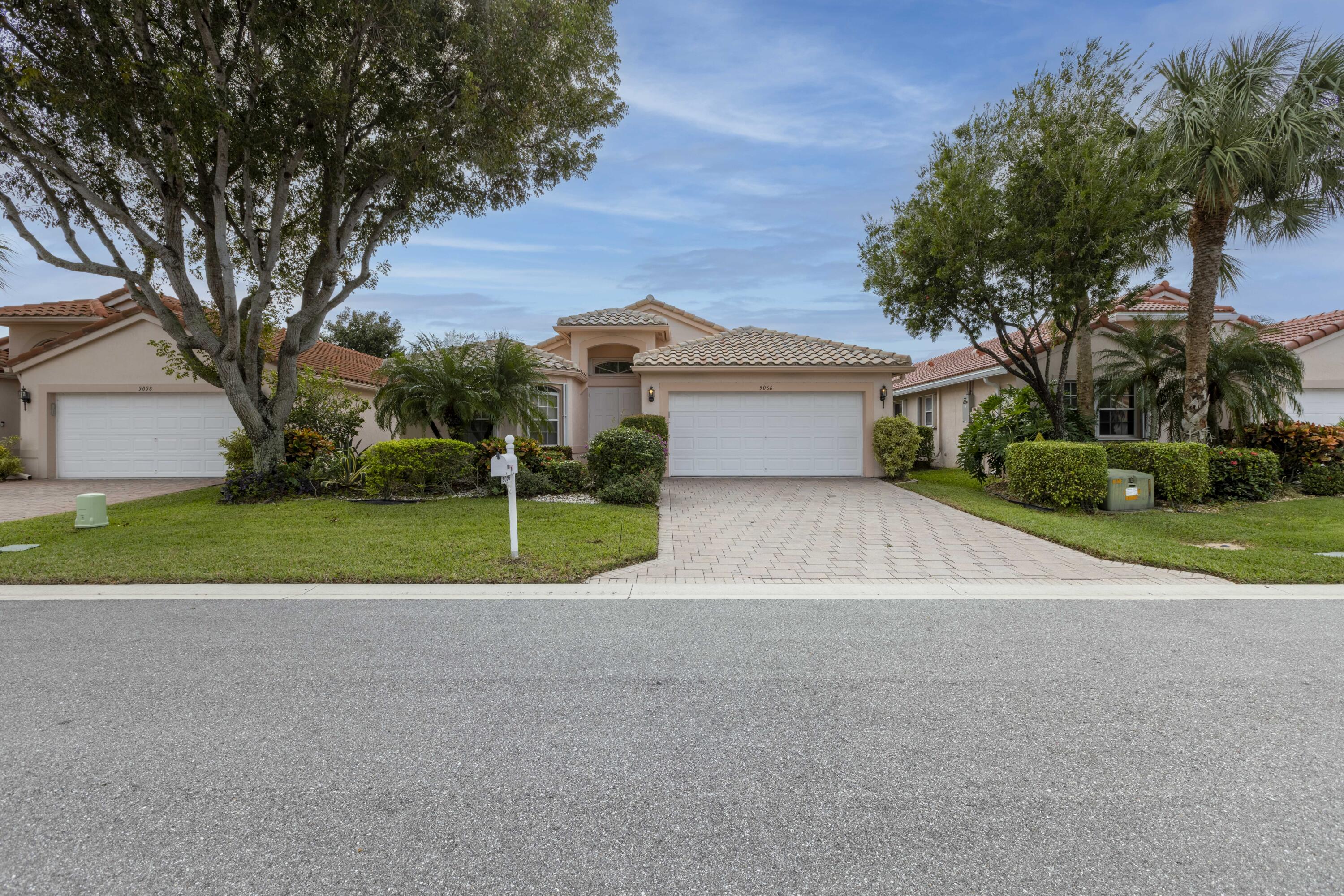 5066 Bleu Lapis Drive