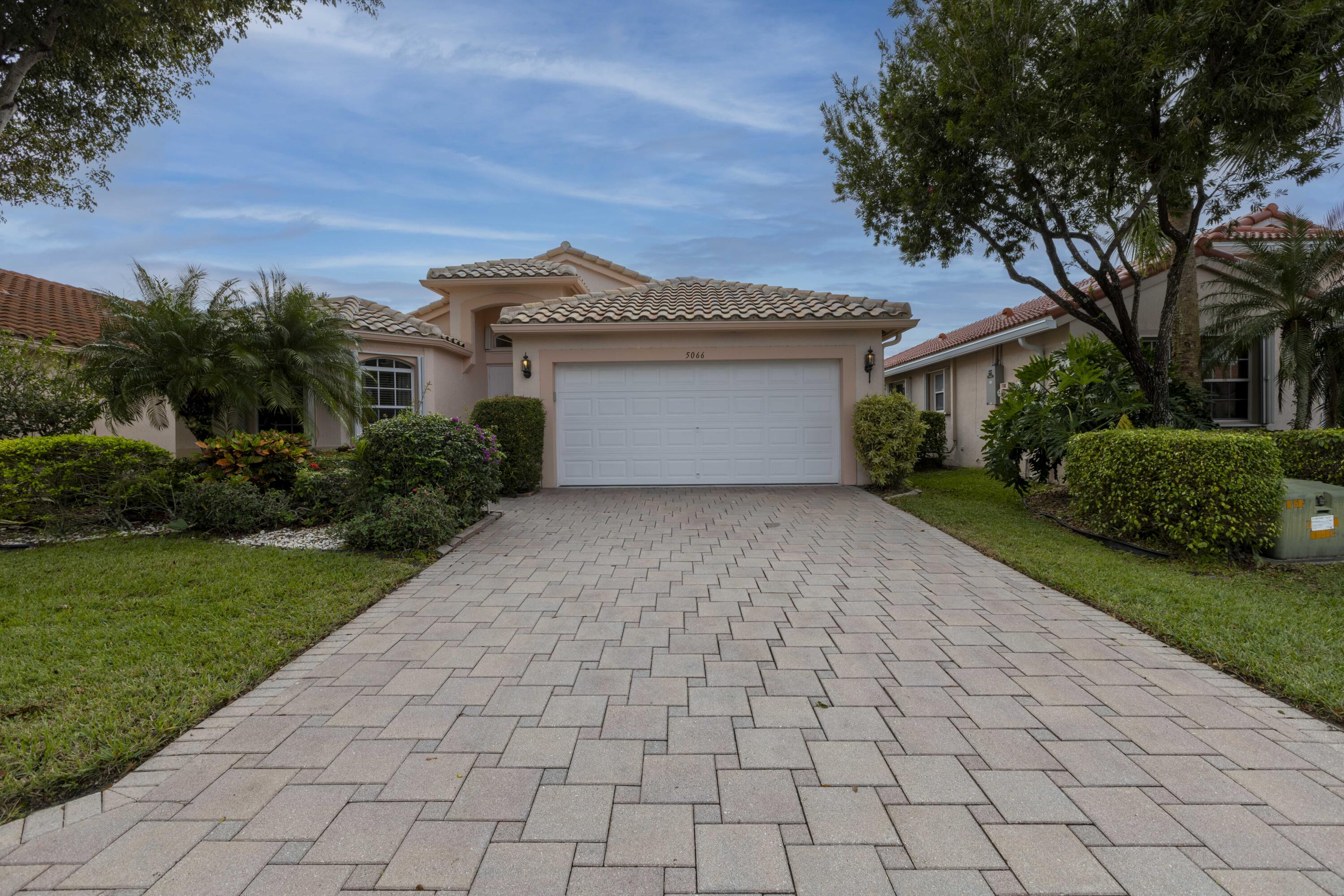 5066 Bleu Lapis Drive