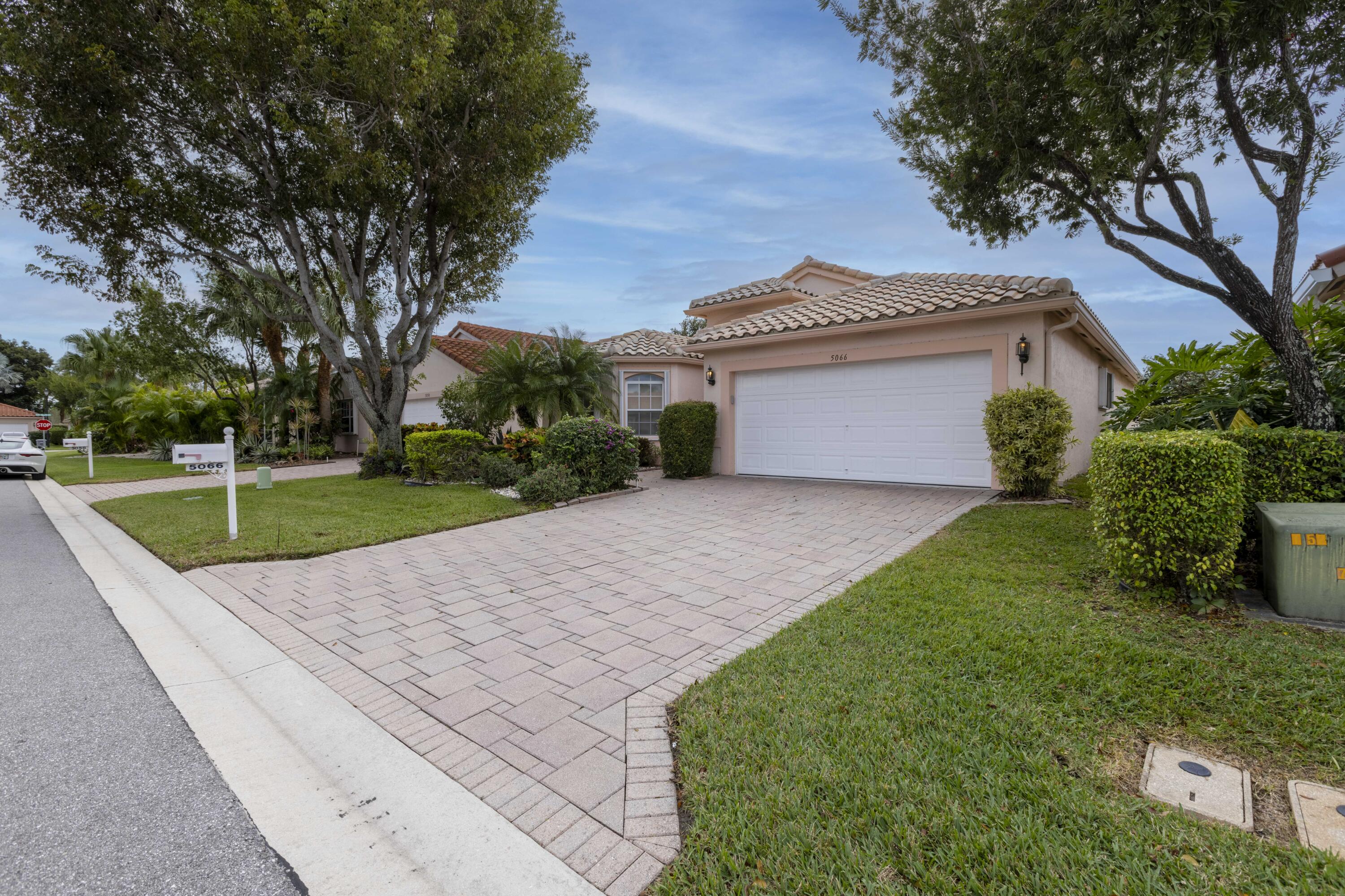 5066 Bleu Lapis Drive