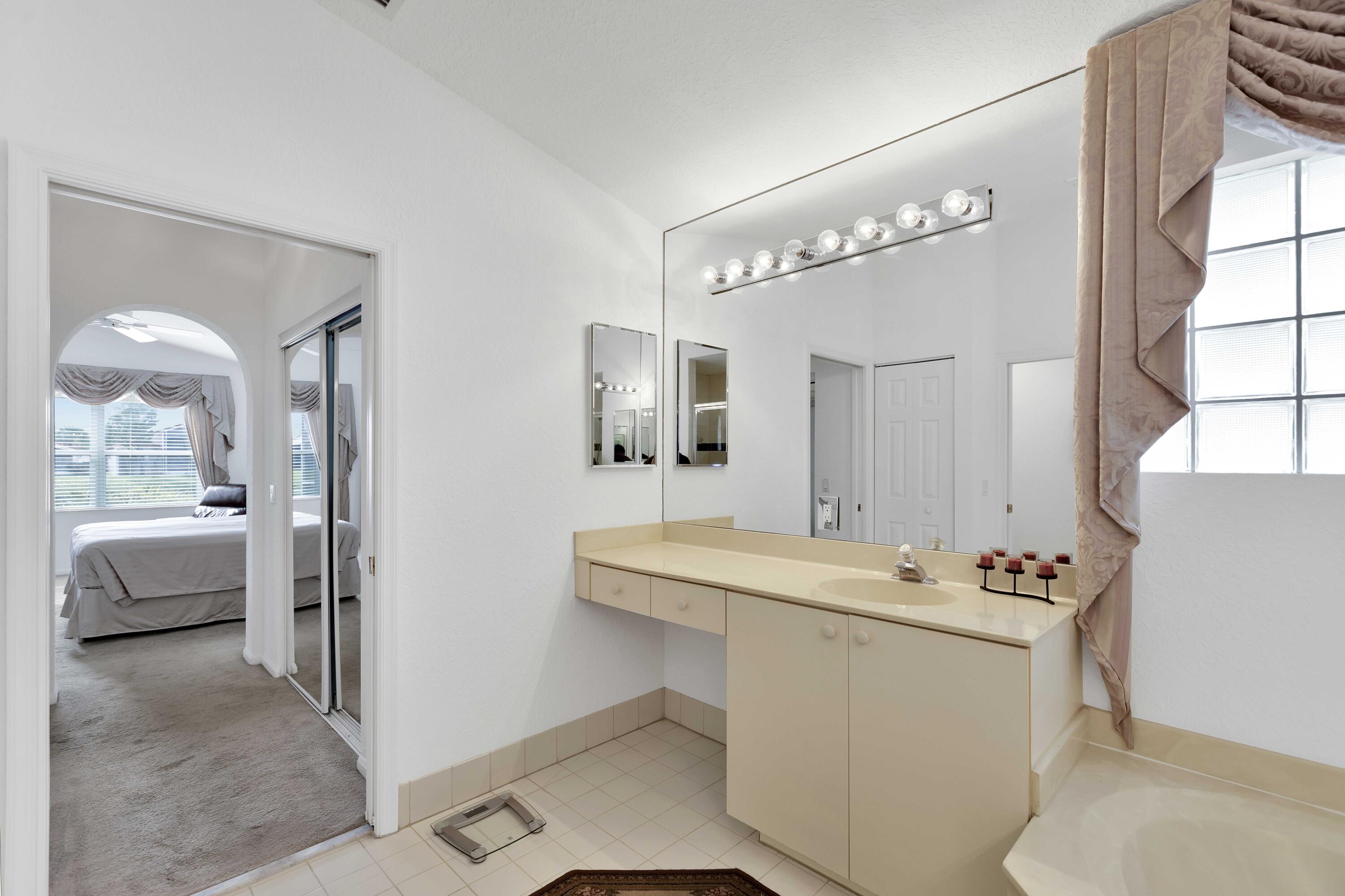 5066 Bleu Lapis Drive