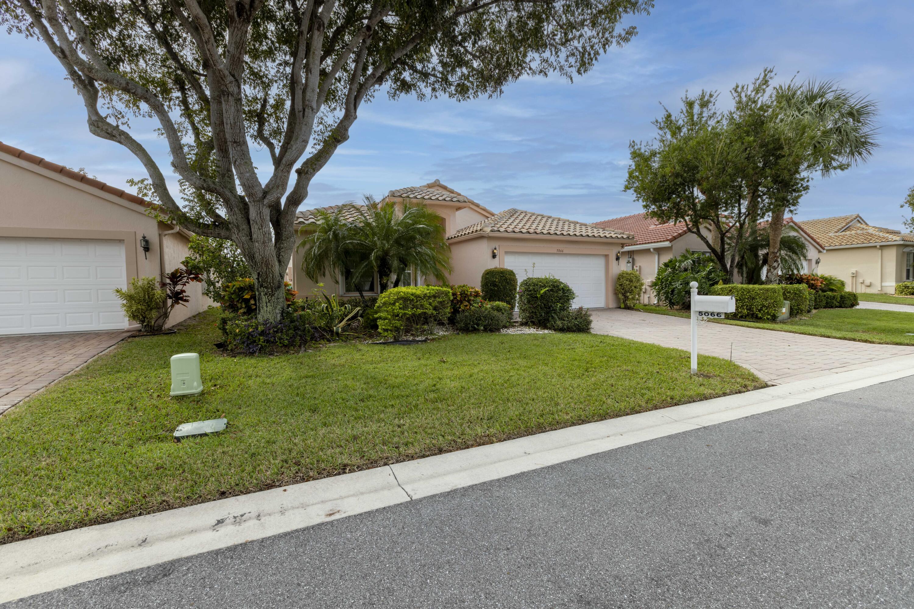 5066 Bleu Lapis Drive