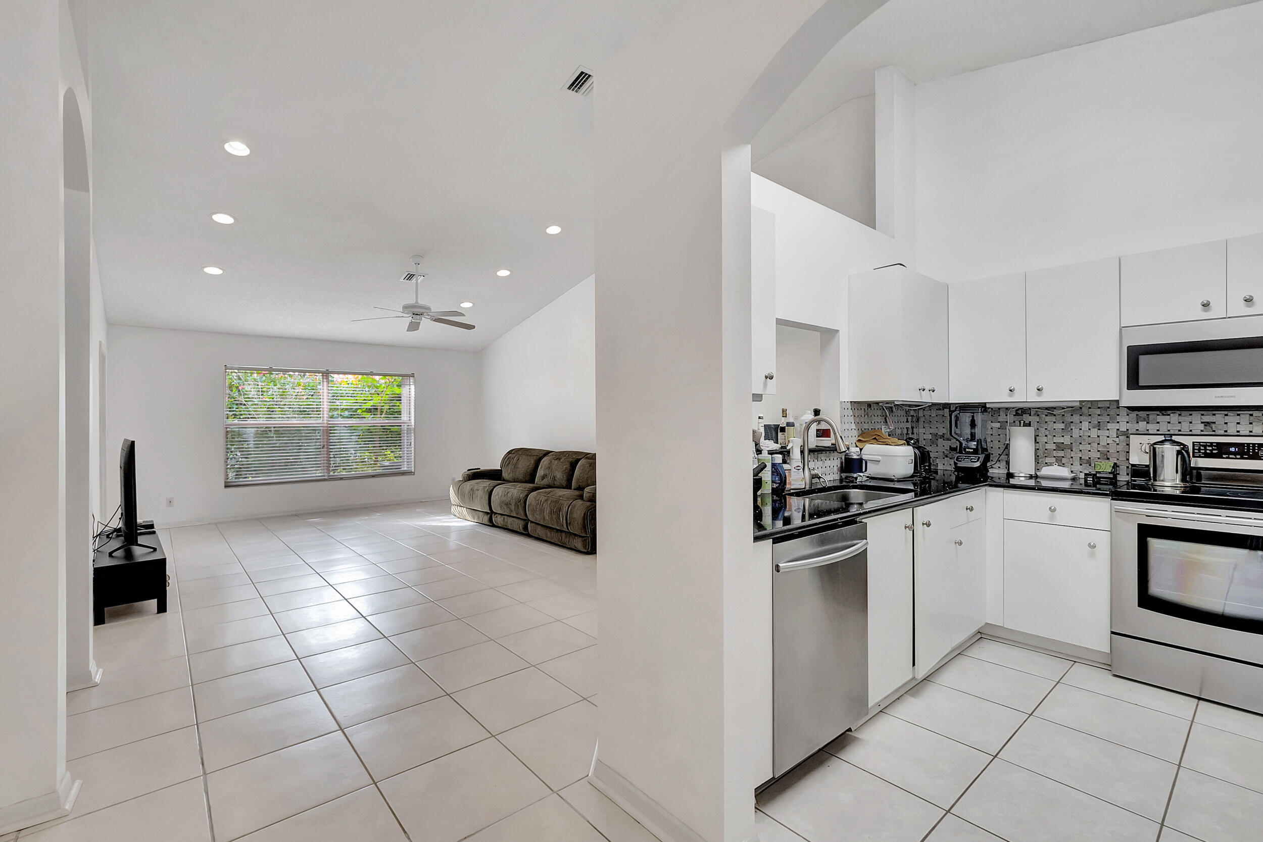 6112 Petunia Road