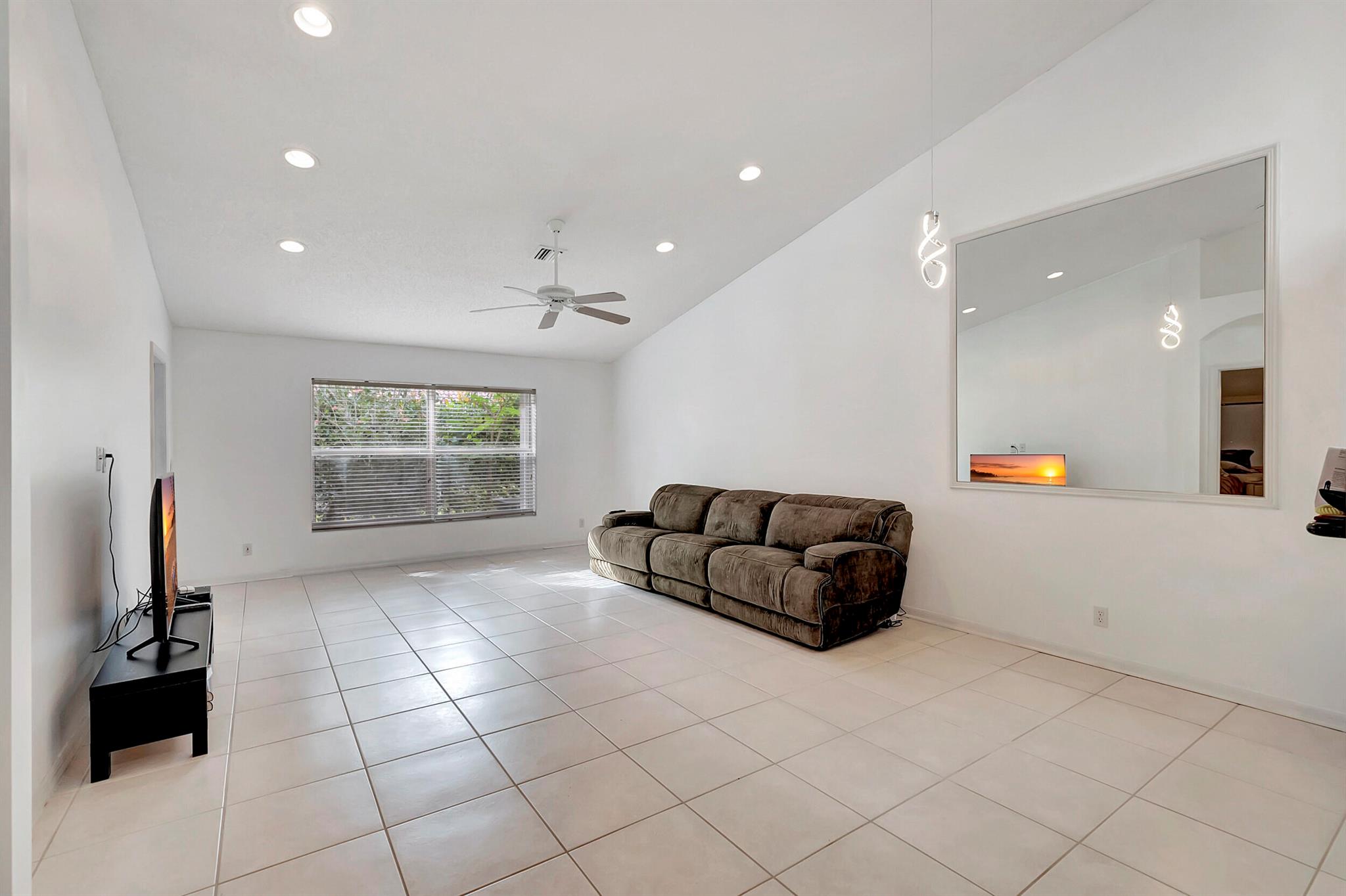 6112 Petunia Road