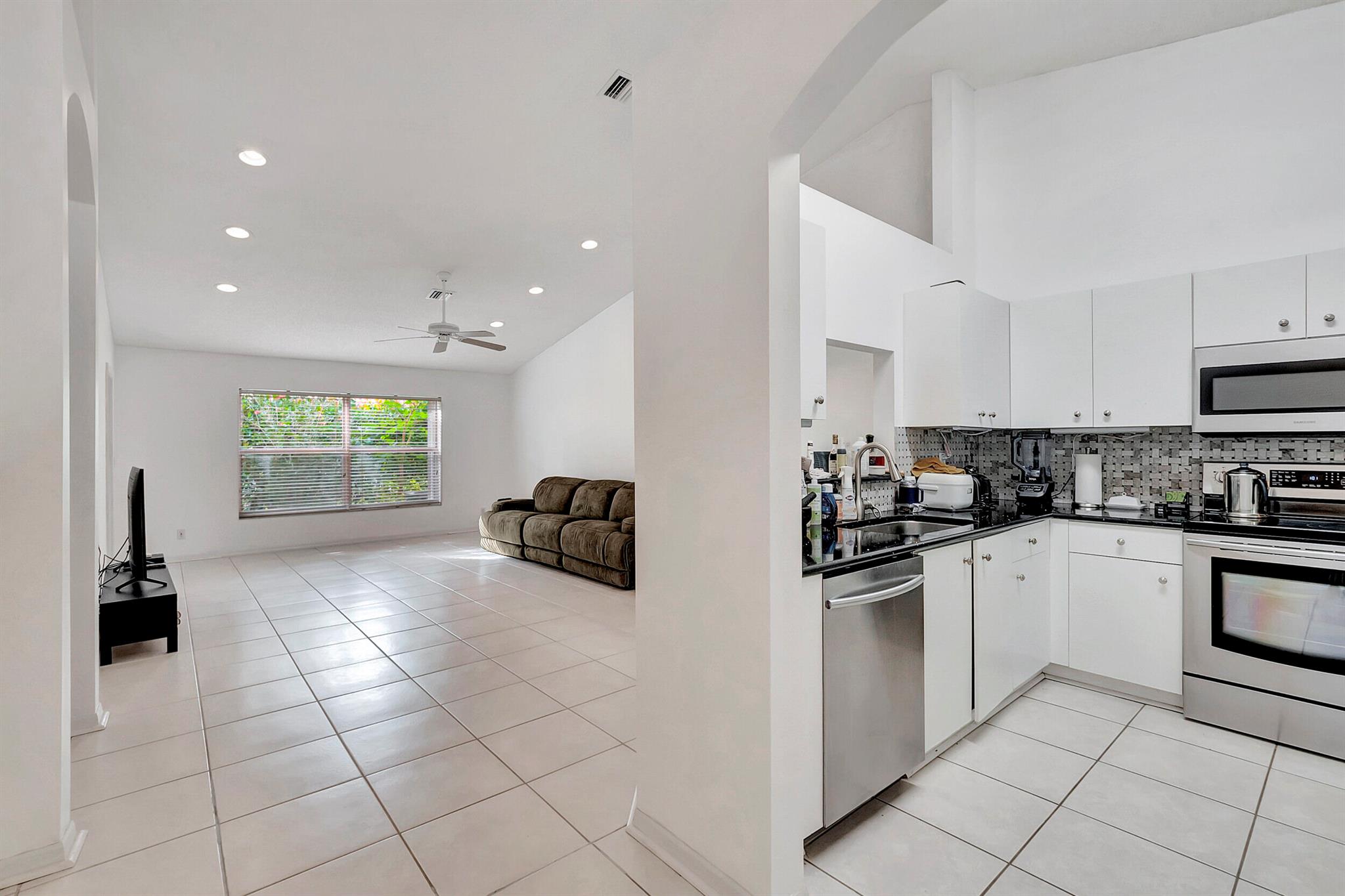 6112 Petunia Road