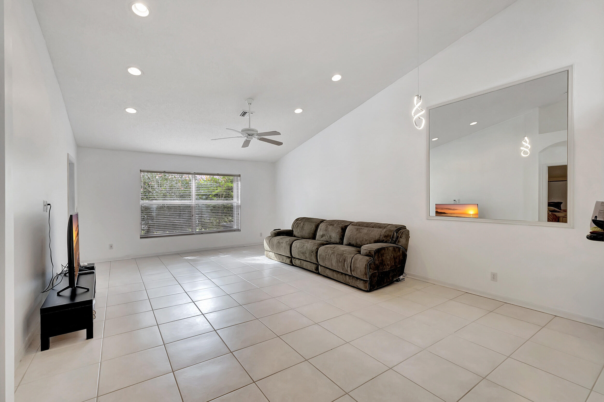 6112 Petunia Road