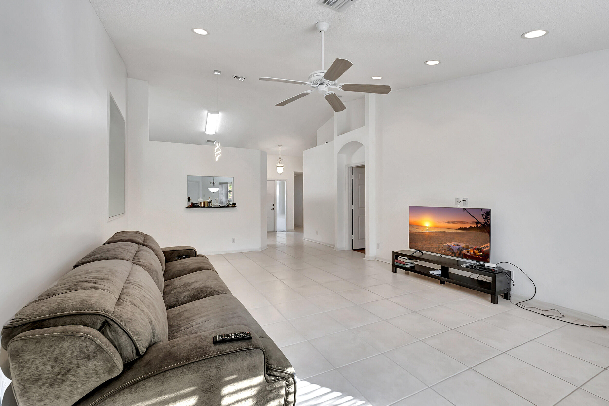 6112 Petunia Road