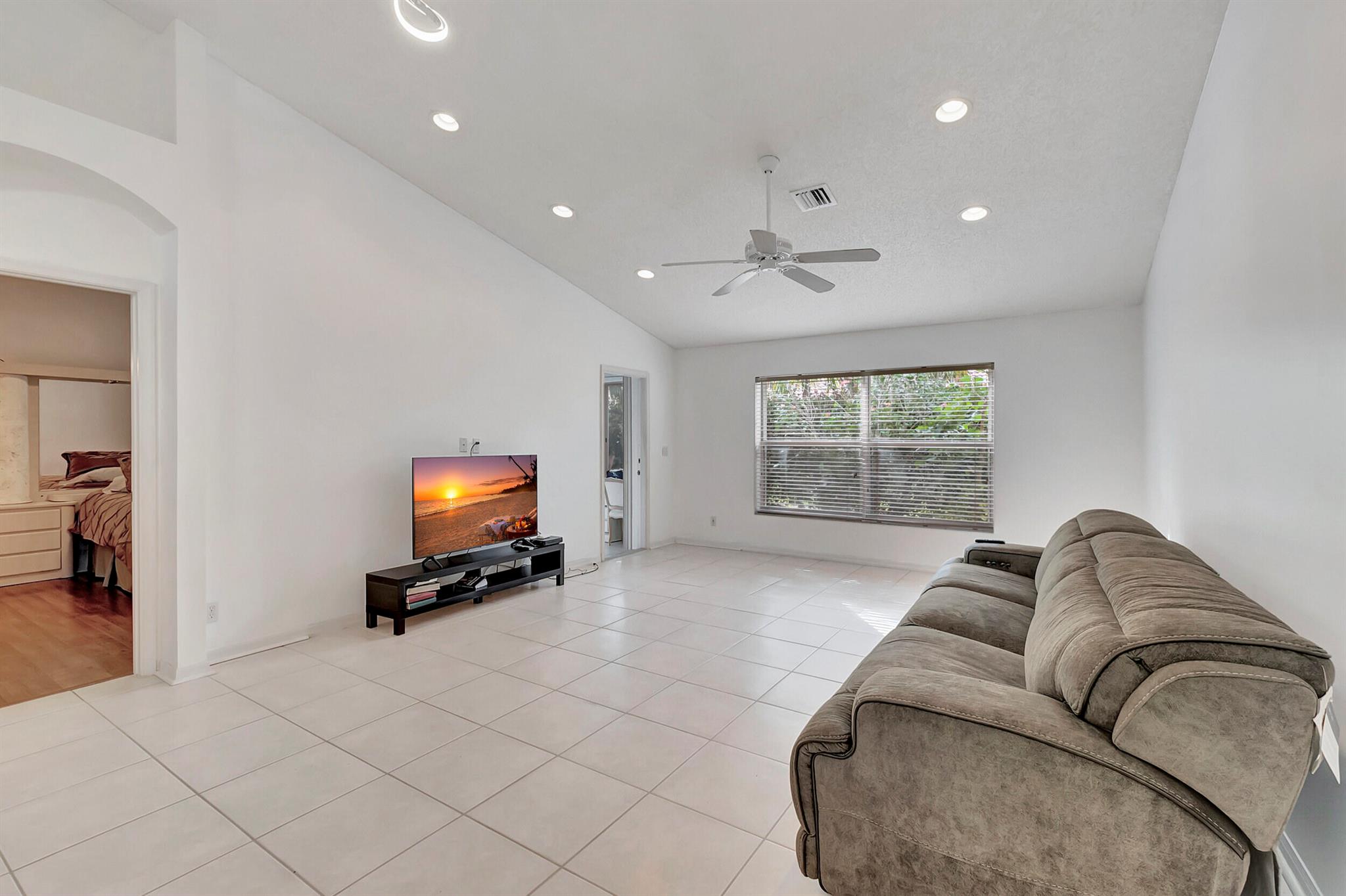 6112 Petunia Road