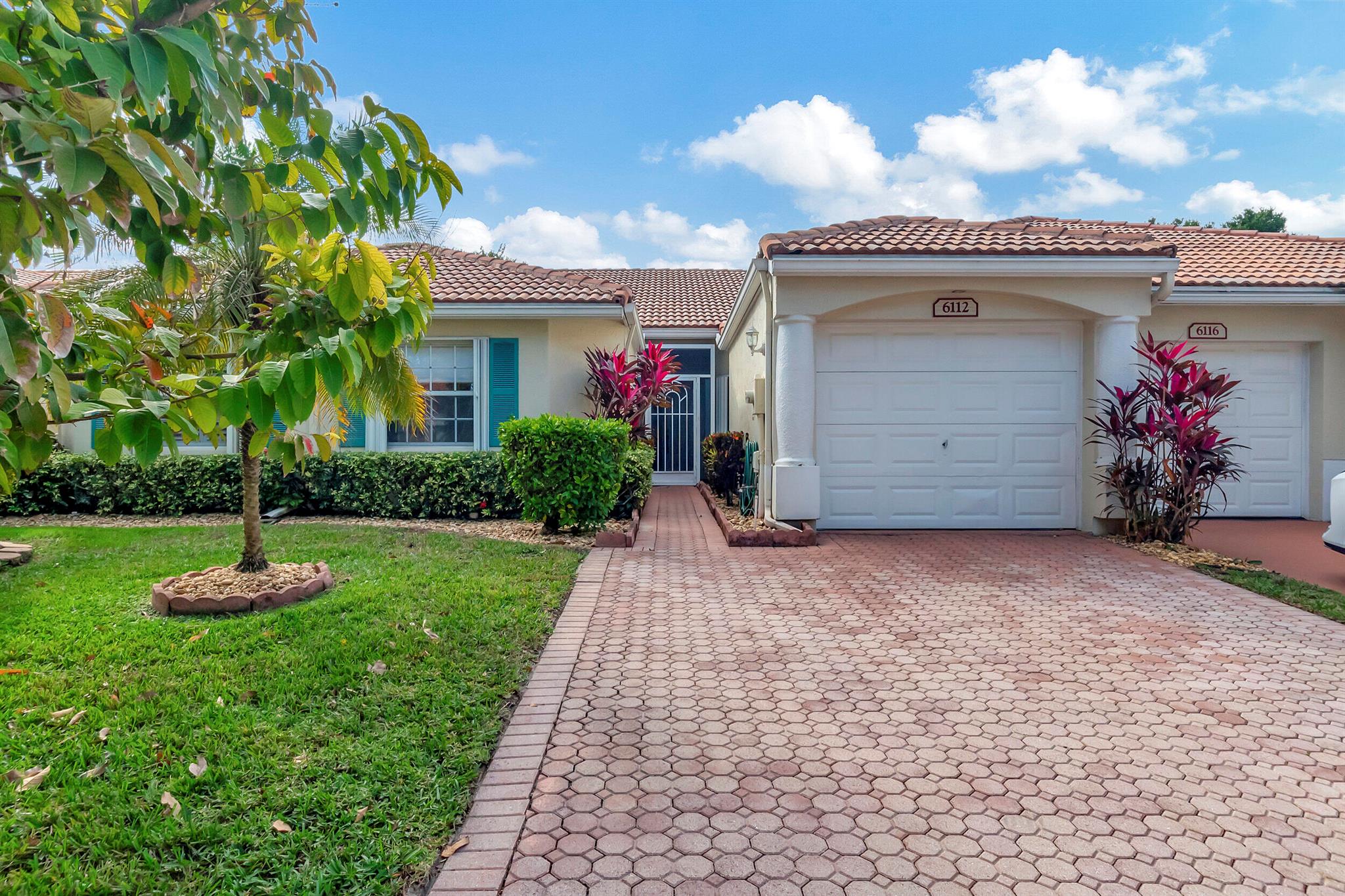 6112 Petunia Road
