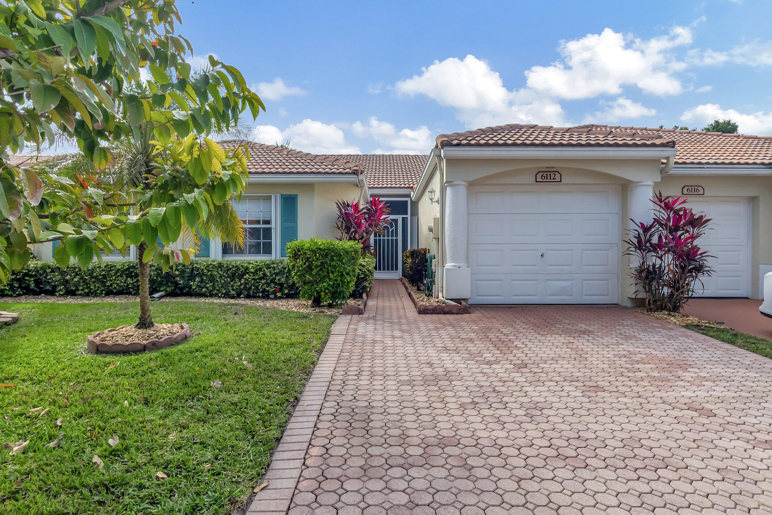 6112 Petunia Road