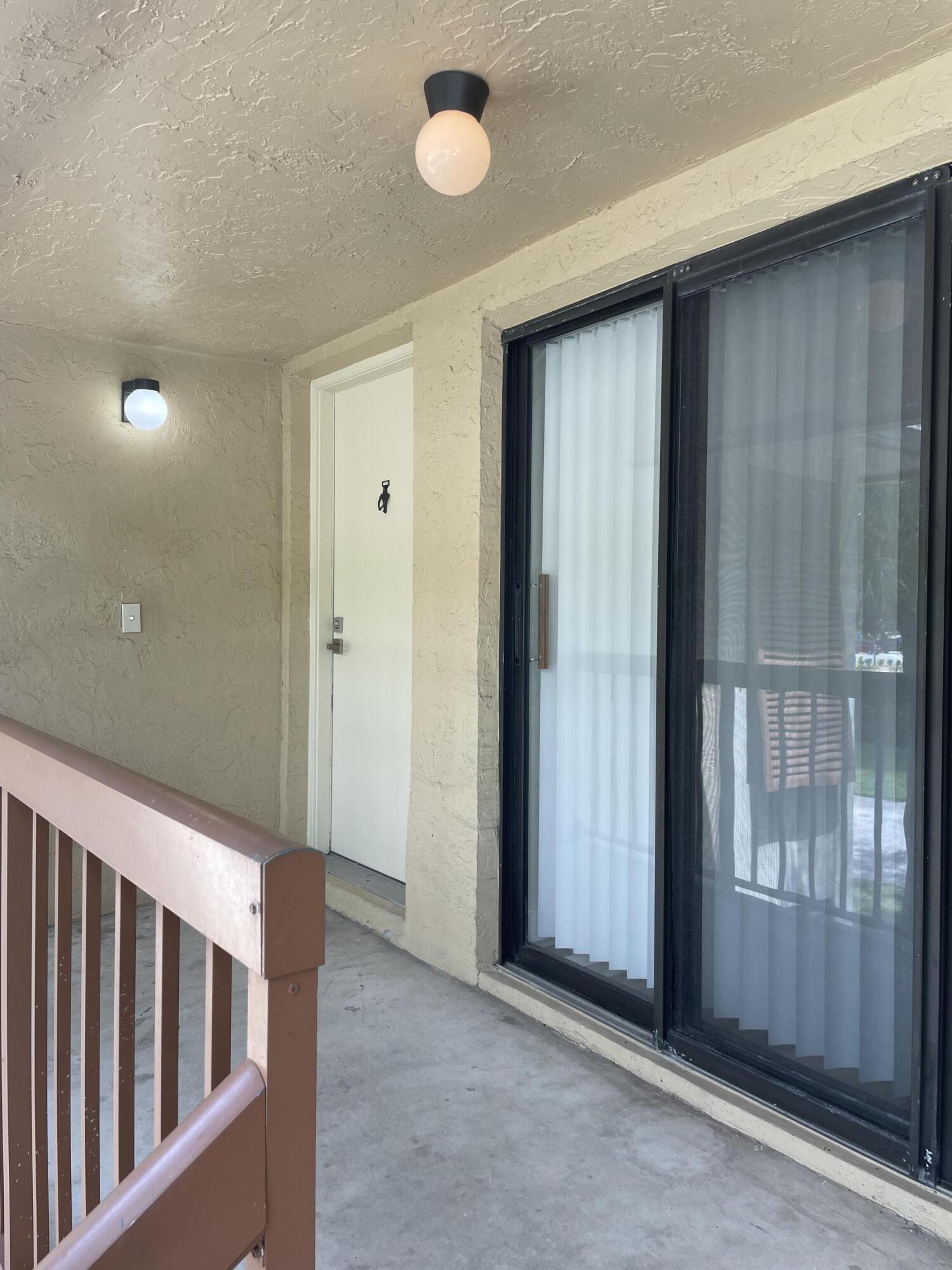 3939 NE 5th Avenue Unit: C201