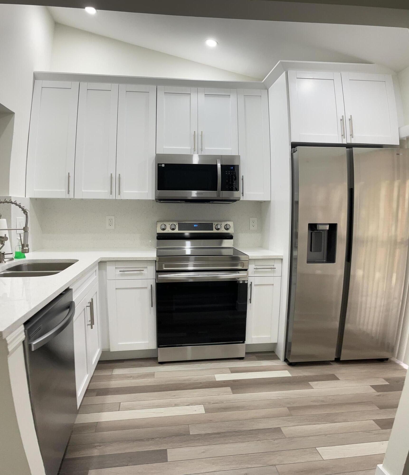 3939 NE 5th Avenue Unit: C201
