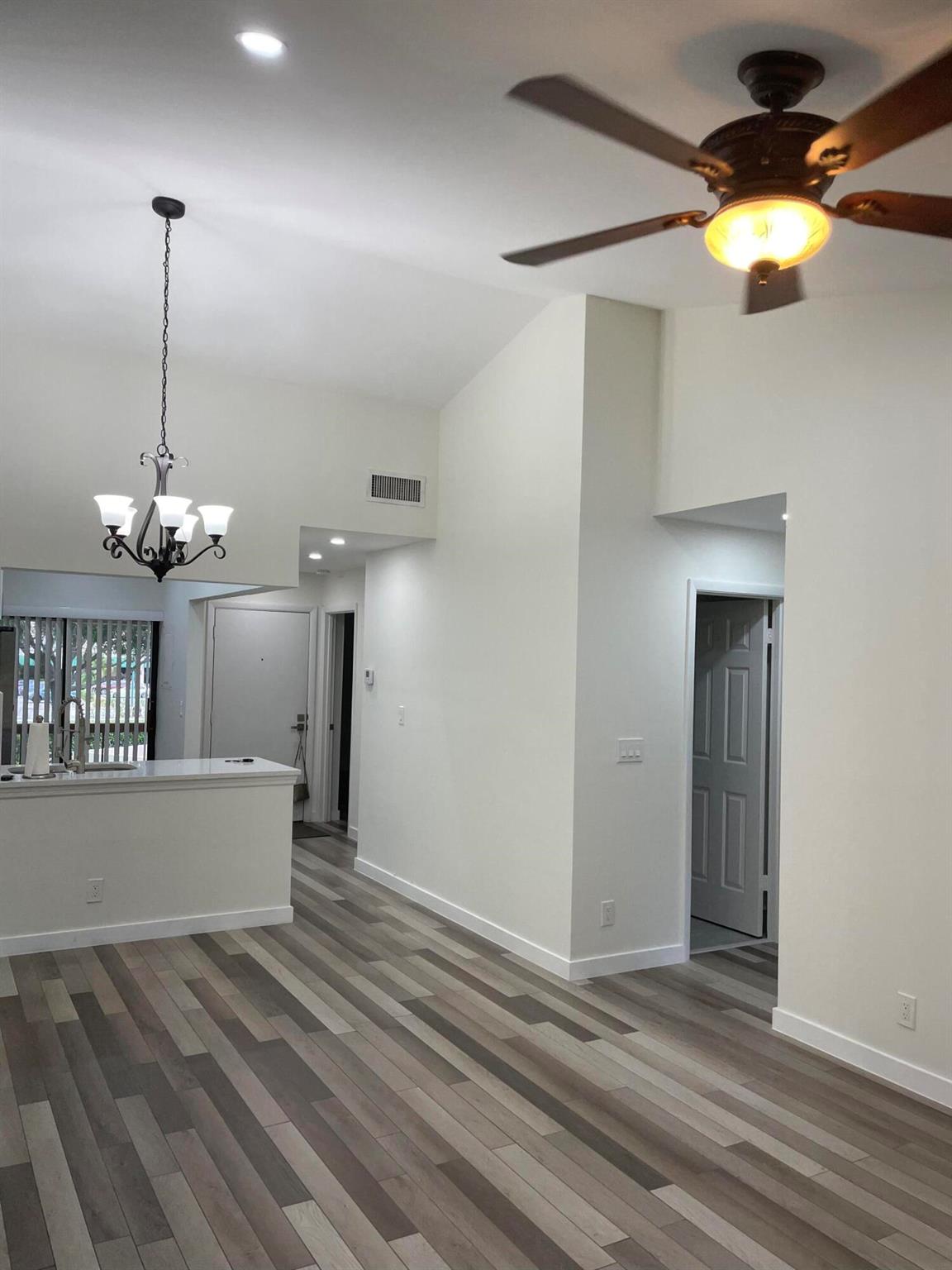 3939 NE 5th Avenue Unit: C201