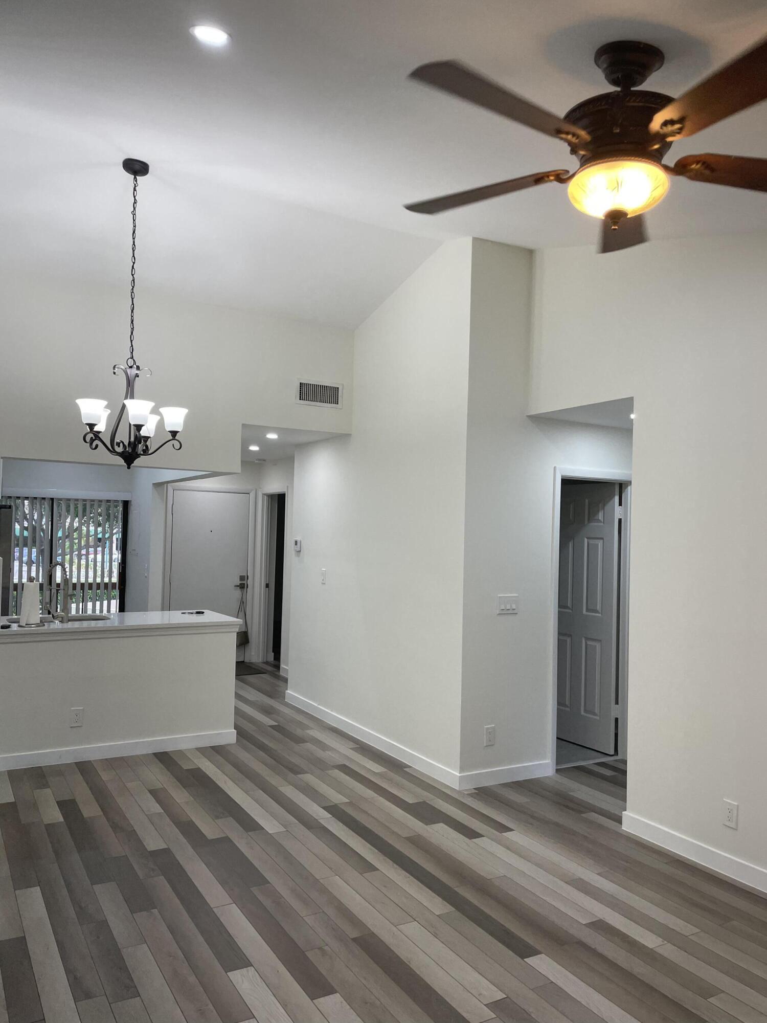 3939 NE 5th Avenue Unit: C201