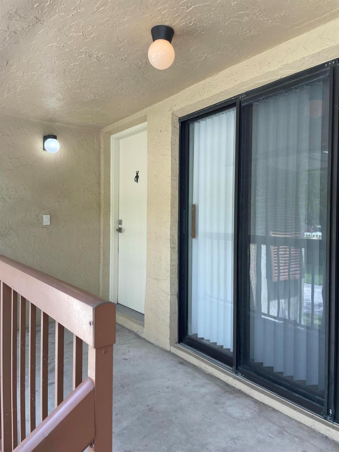 3939 NE 5th Avenue Unit: C201