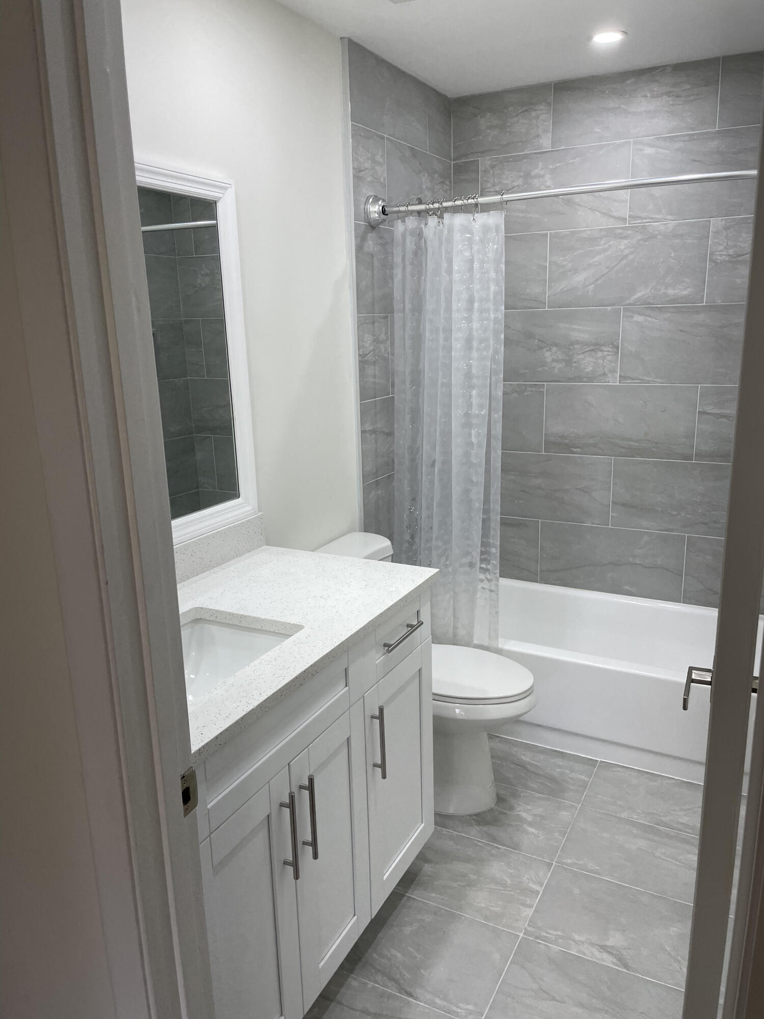 3939 NE 5th Avenue Unit: C201