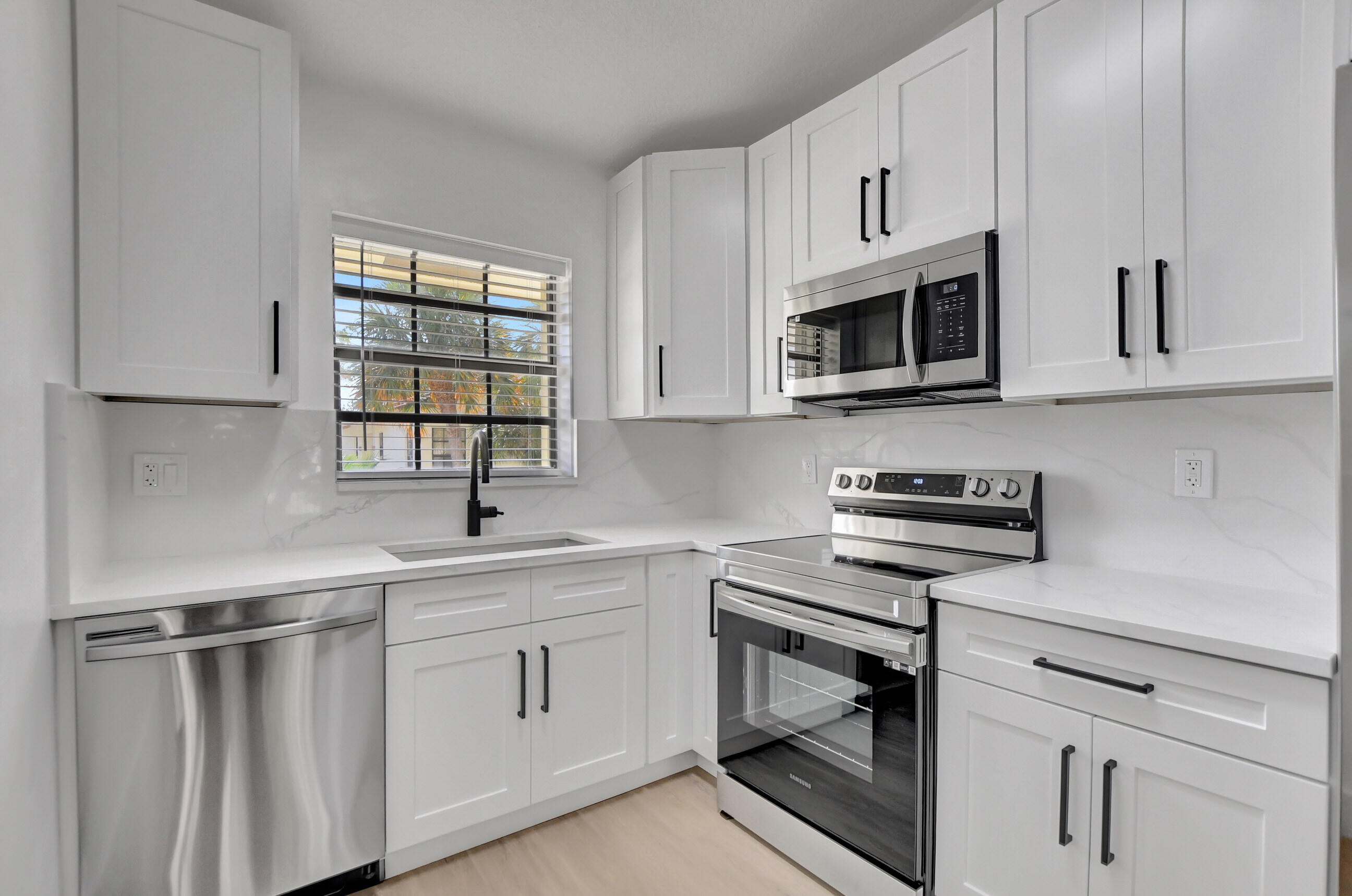 321 Olivewood Place Unit: O221
