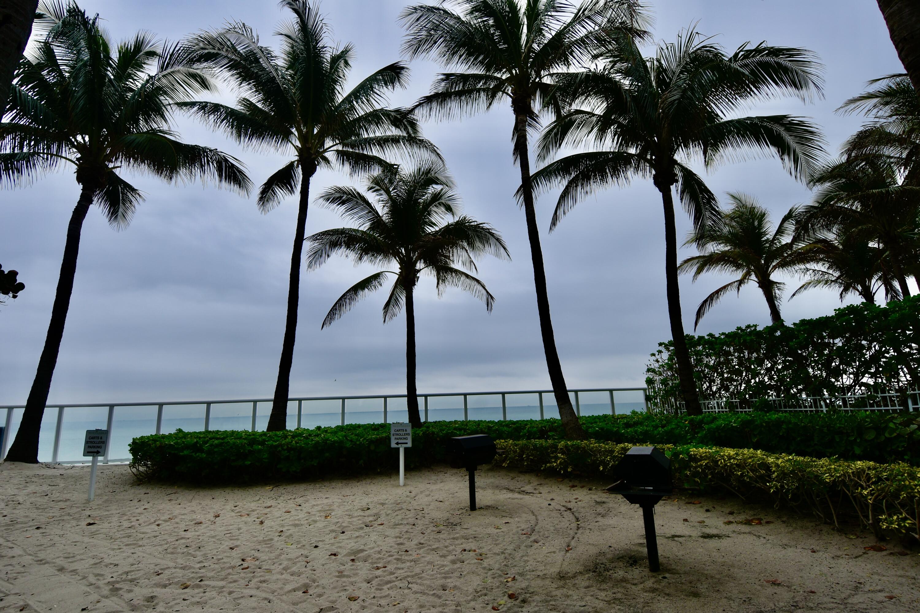 3000 S Ocean Drive Unit: 1000