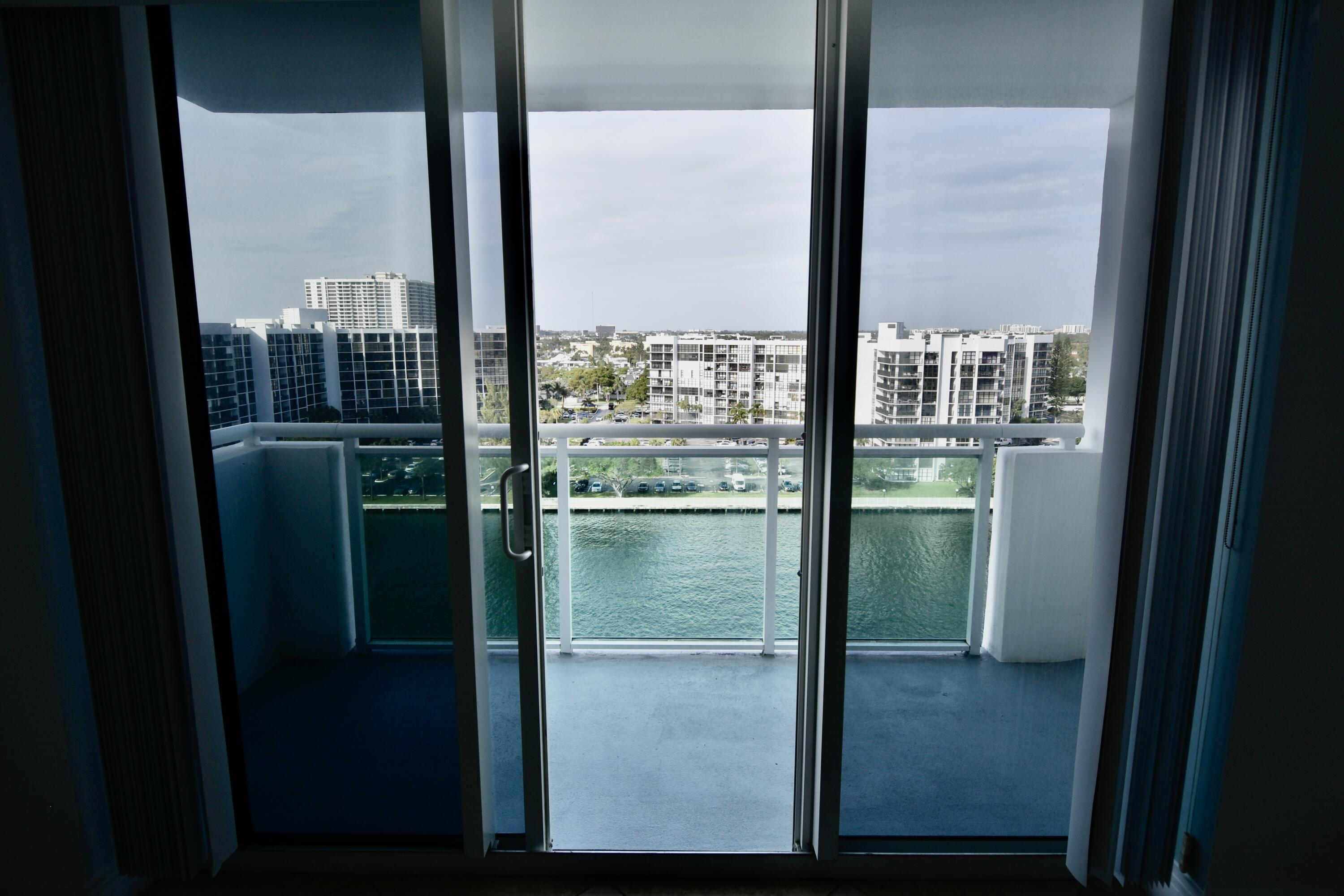 3000 S Ocean Drive Unit: 1000