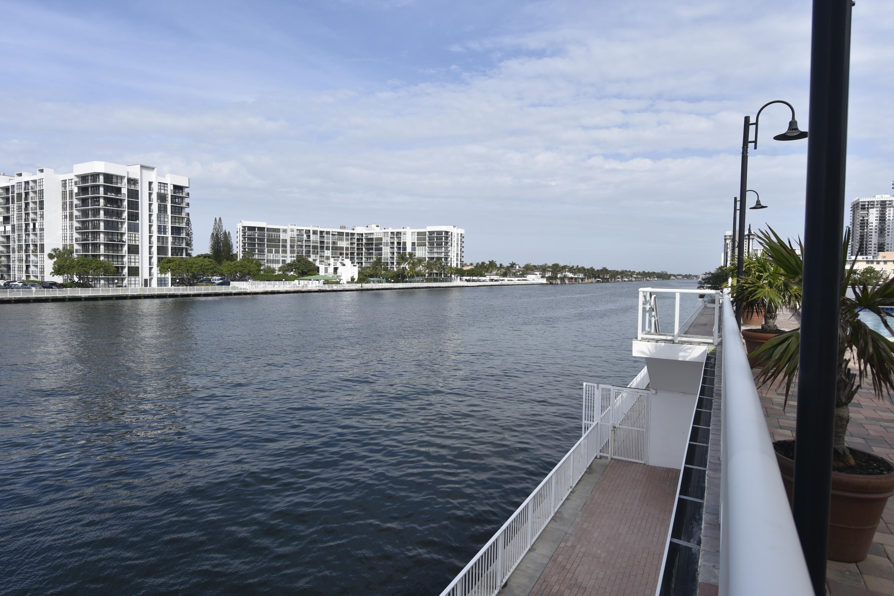 3000 S Ocean Drive Unit: 1000