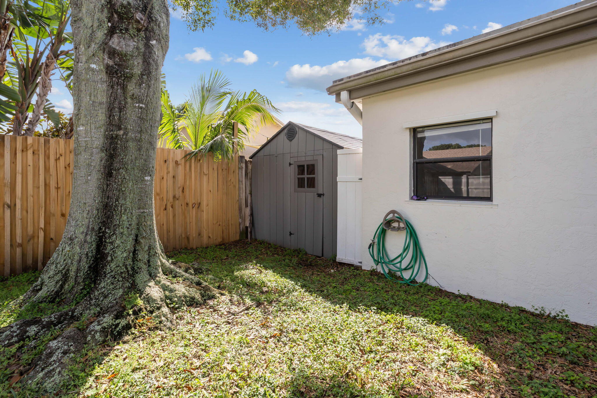 714 NW 42 Way