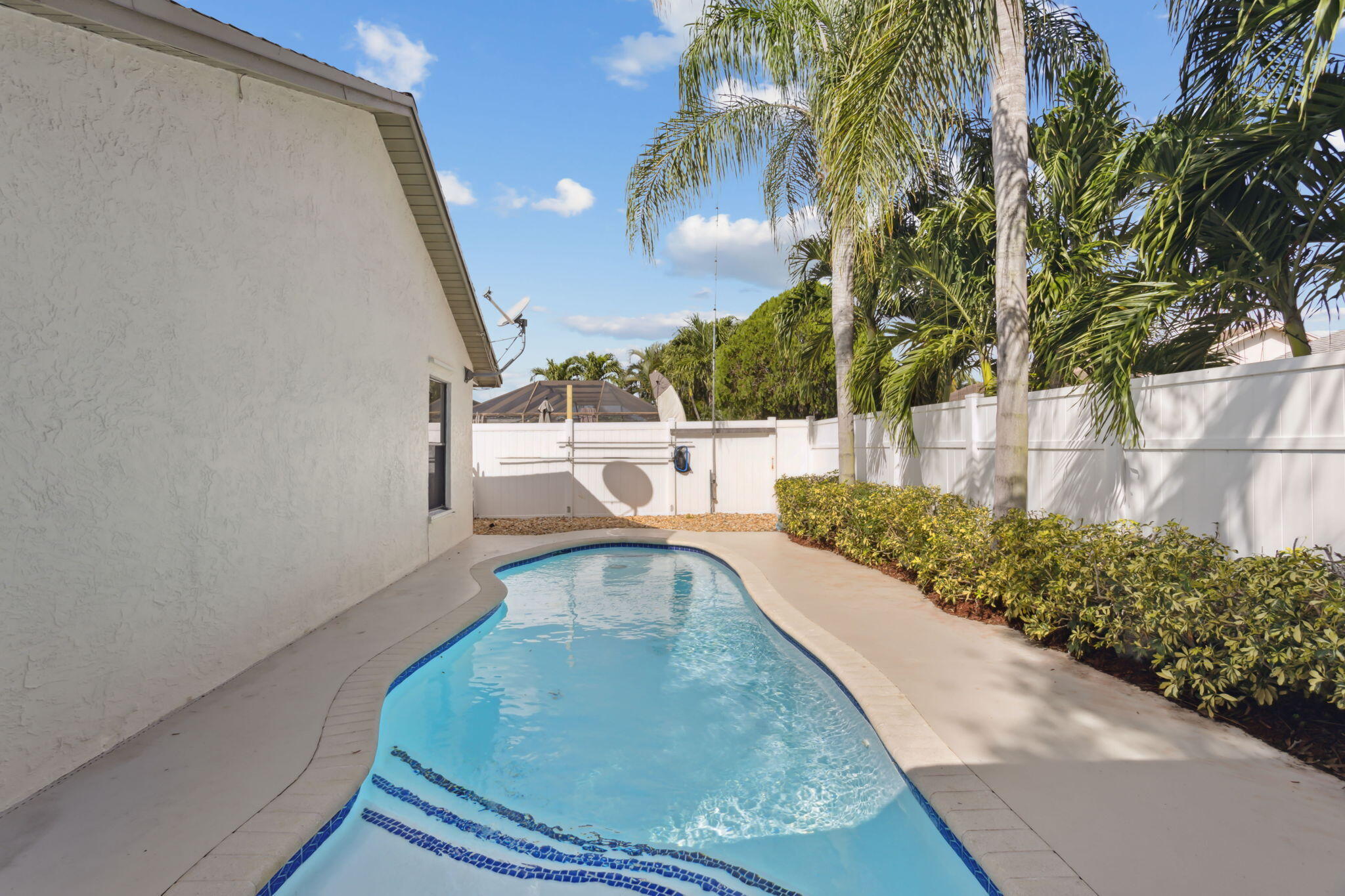 714 NW 42 Way