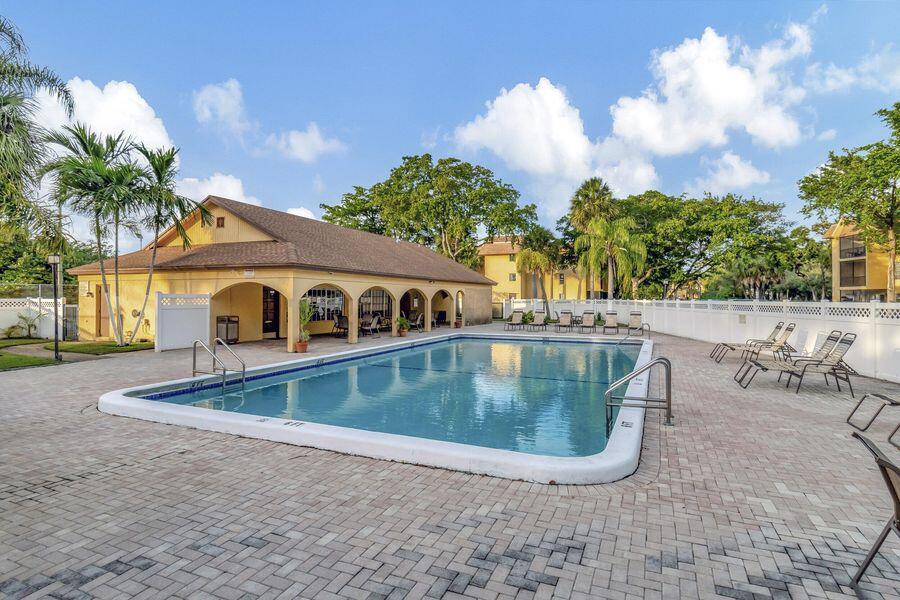 460 NW 20th Street Unit: 2110