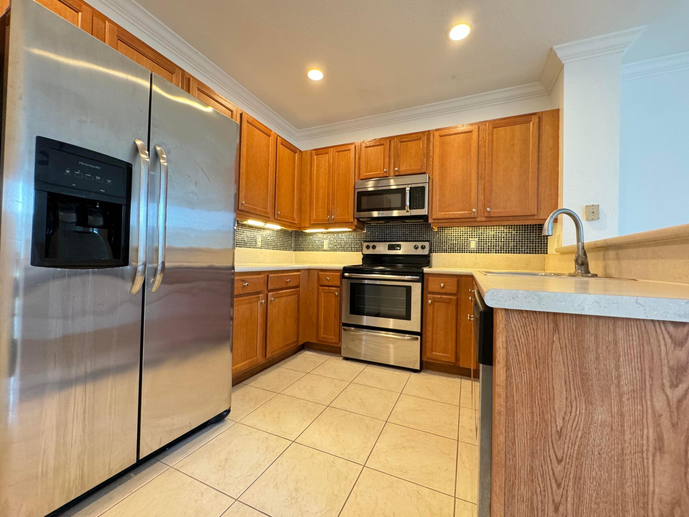 1015 Ventnor Avenue Unit: 3g