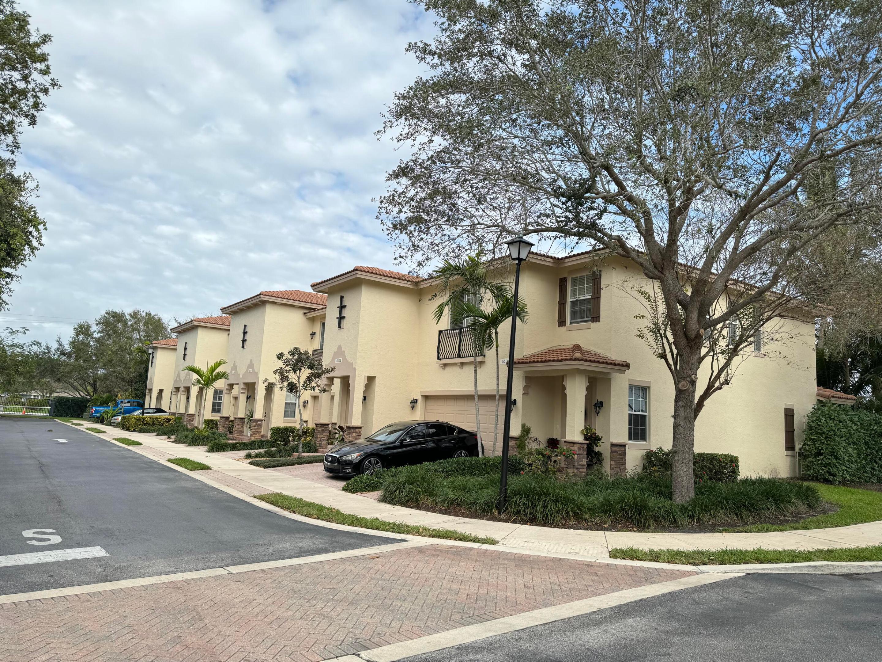 1015 Ventnor Avenue Unit: 3g