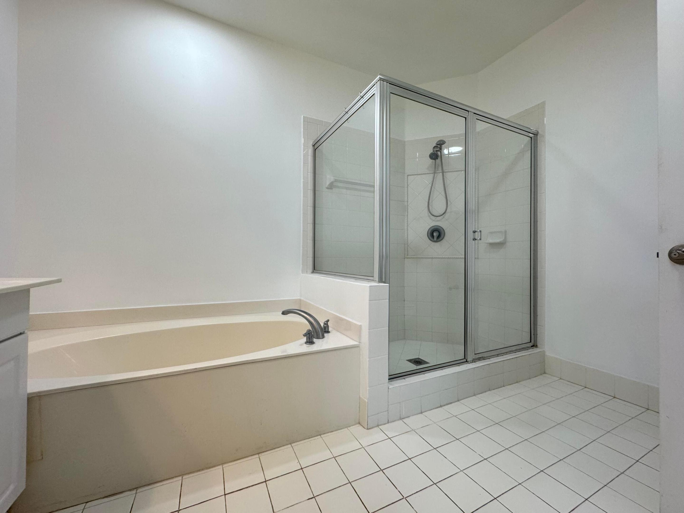 1015 Ventnor Avenue Unit: 3g