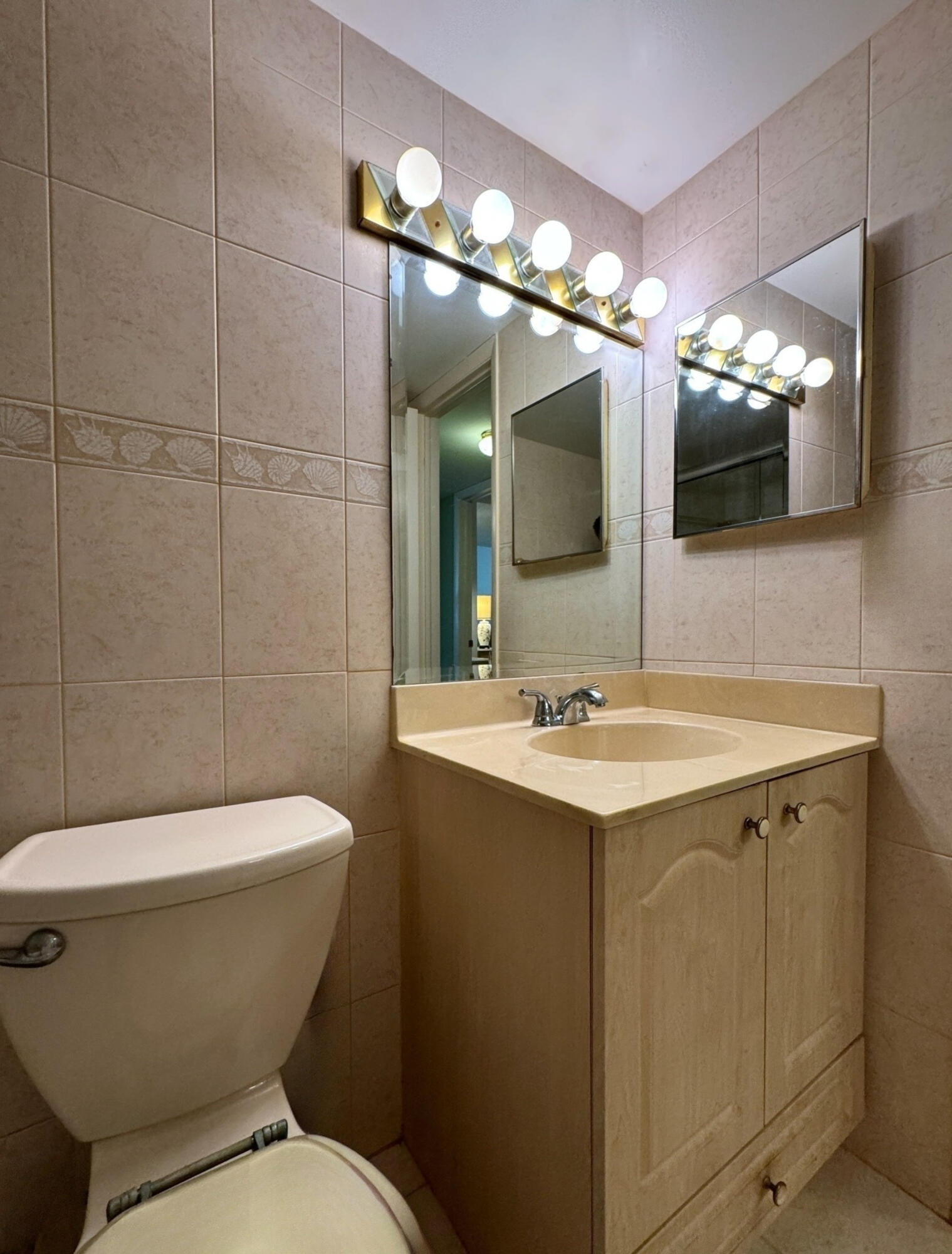 5500 NW 2nd Avenue Unit: 124