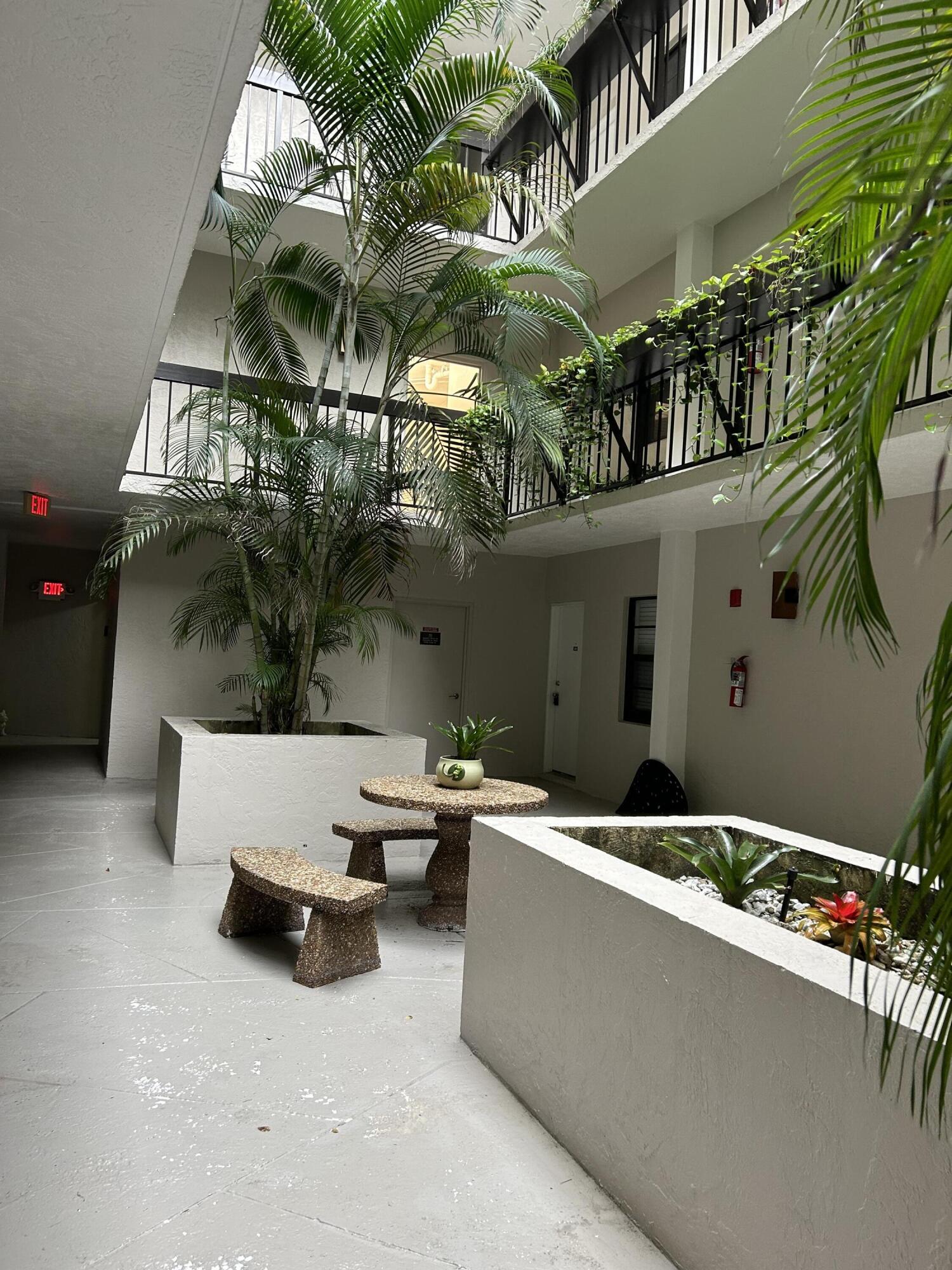 5495 NE 25th Avenue 204, Fort Lauderdale Unit: 204
