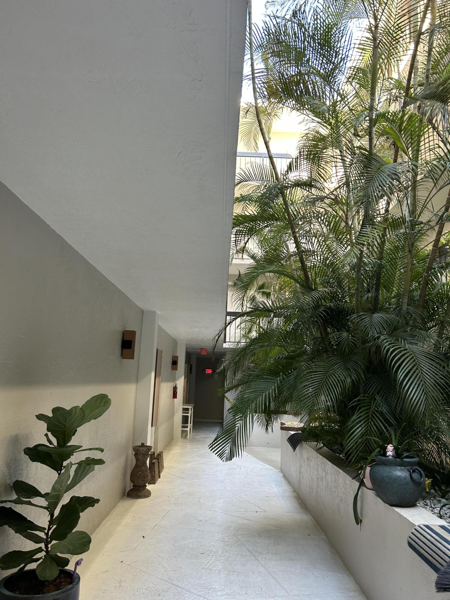 5495 NE 25th Avenue 204, Fort Lauderdale Unit: 204