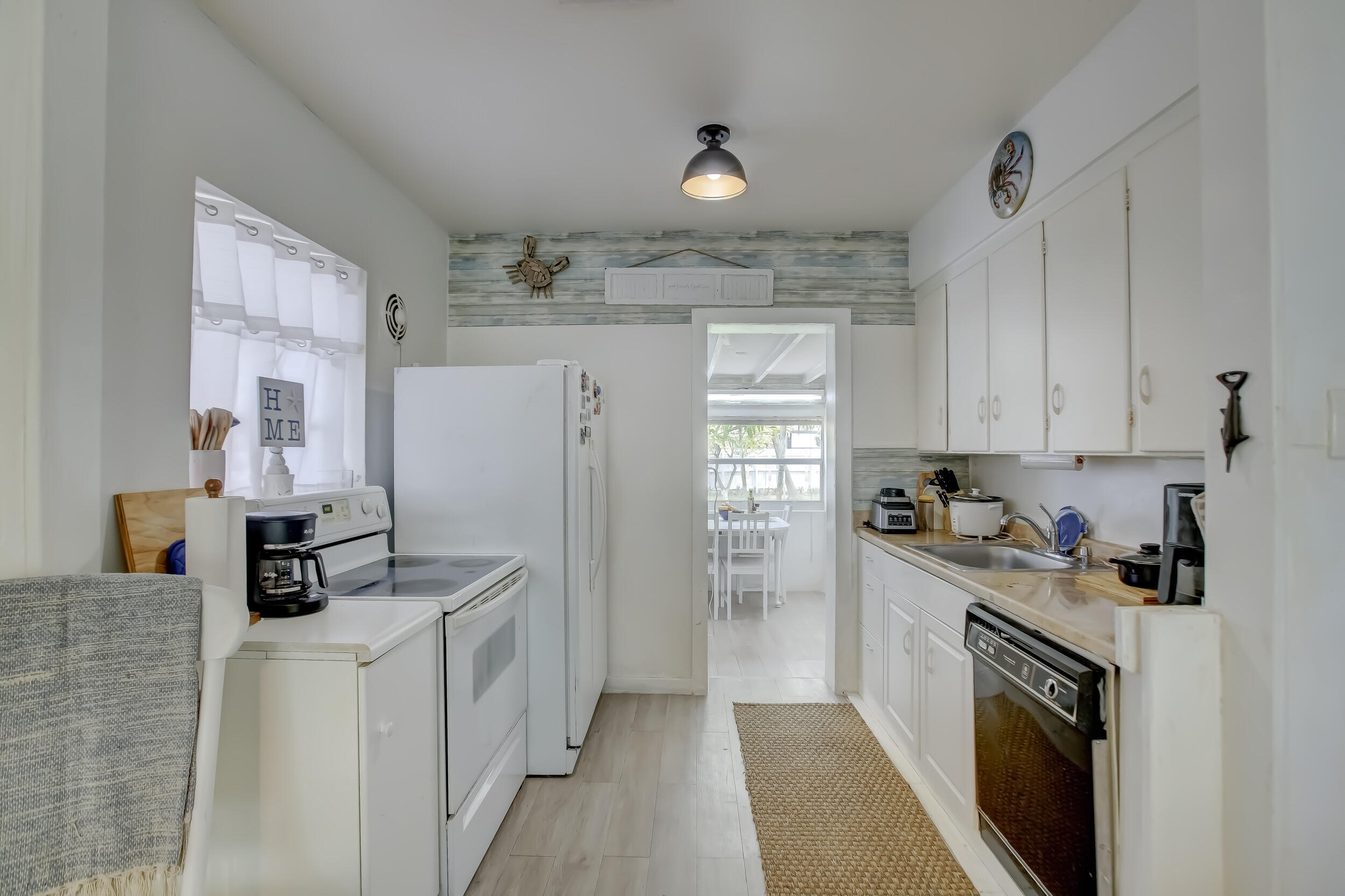 1413 Dewey Street, Hollywood