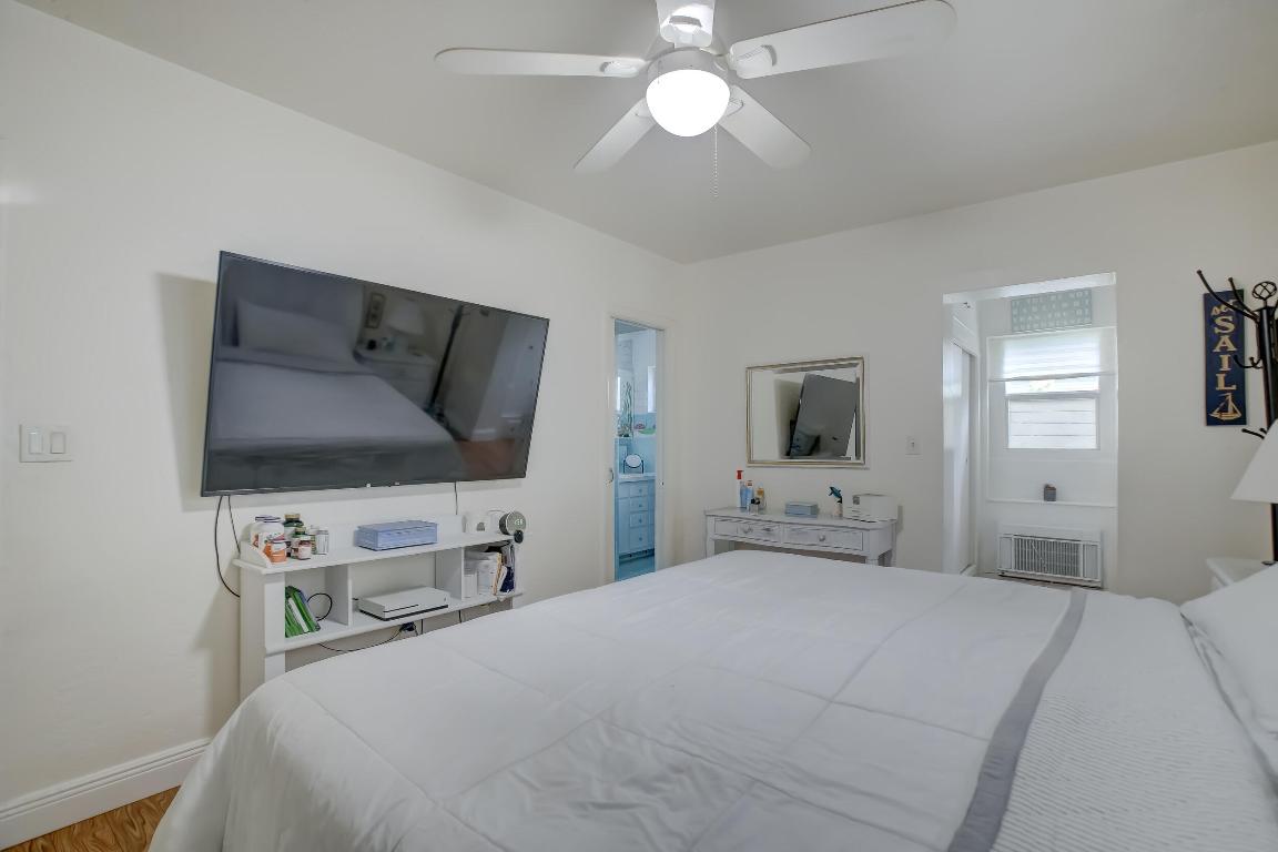 1413 Dewey Street, Hollywood