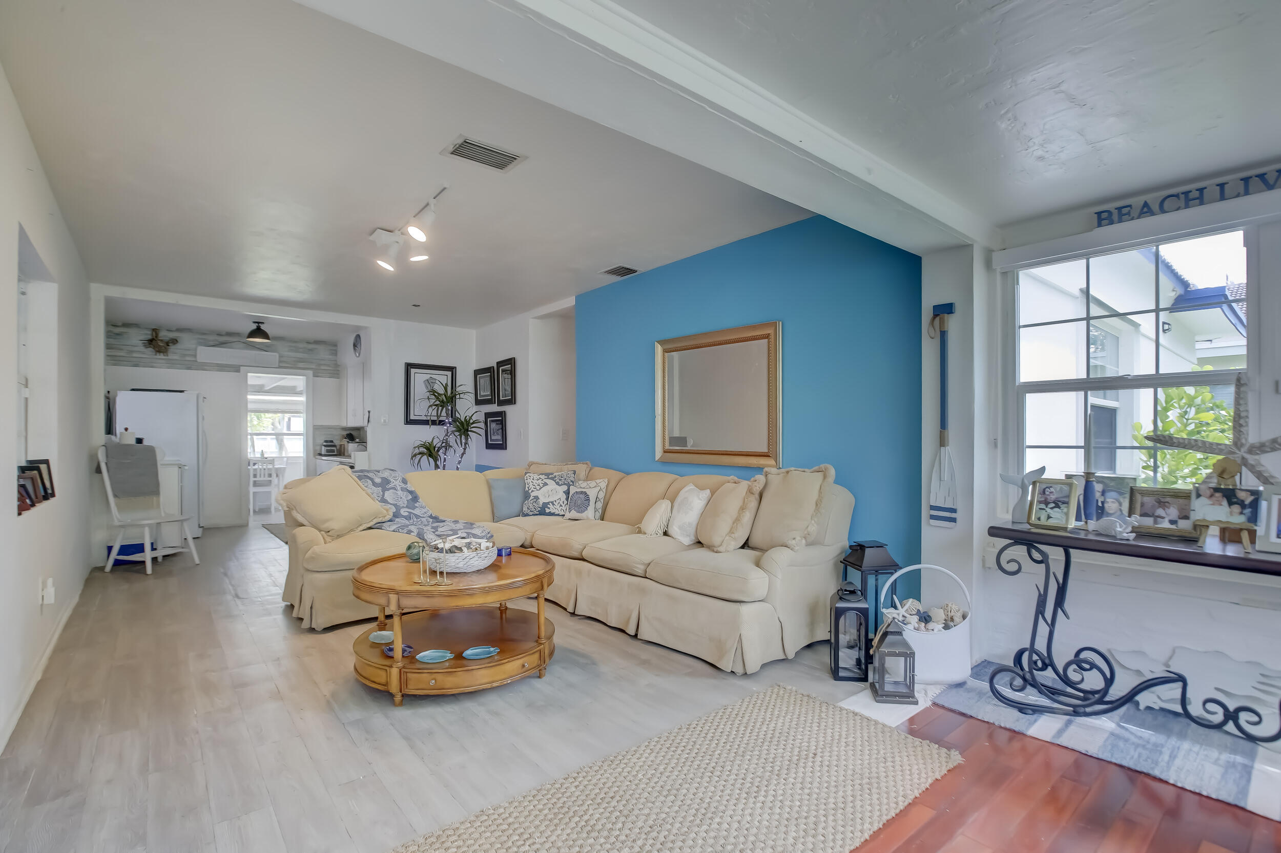 1413 Dewey Street, Hollywood