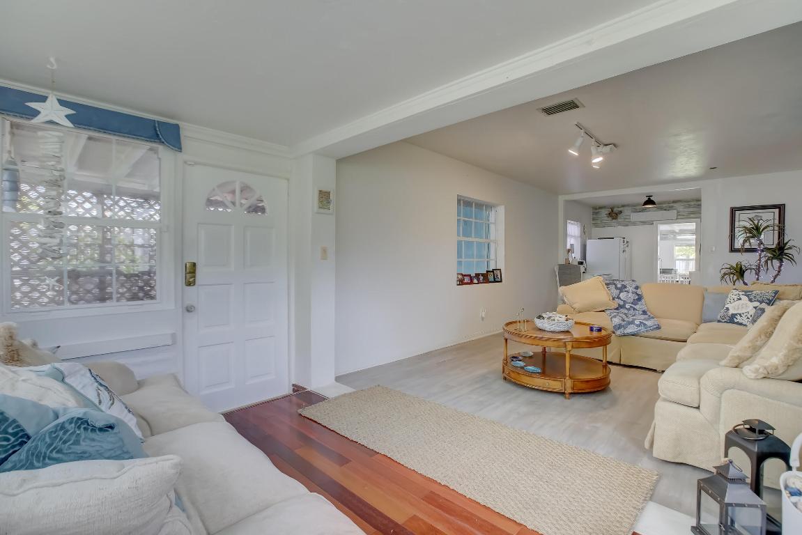 1413 Dewey Street, Hollywood