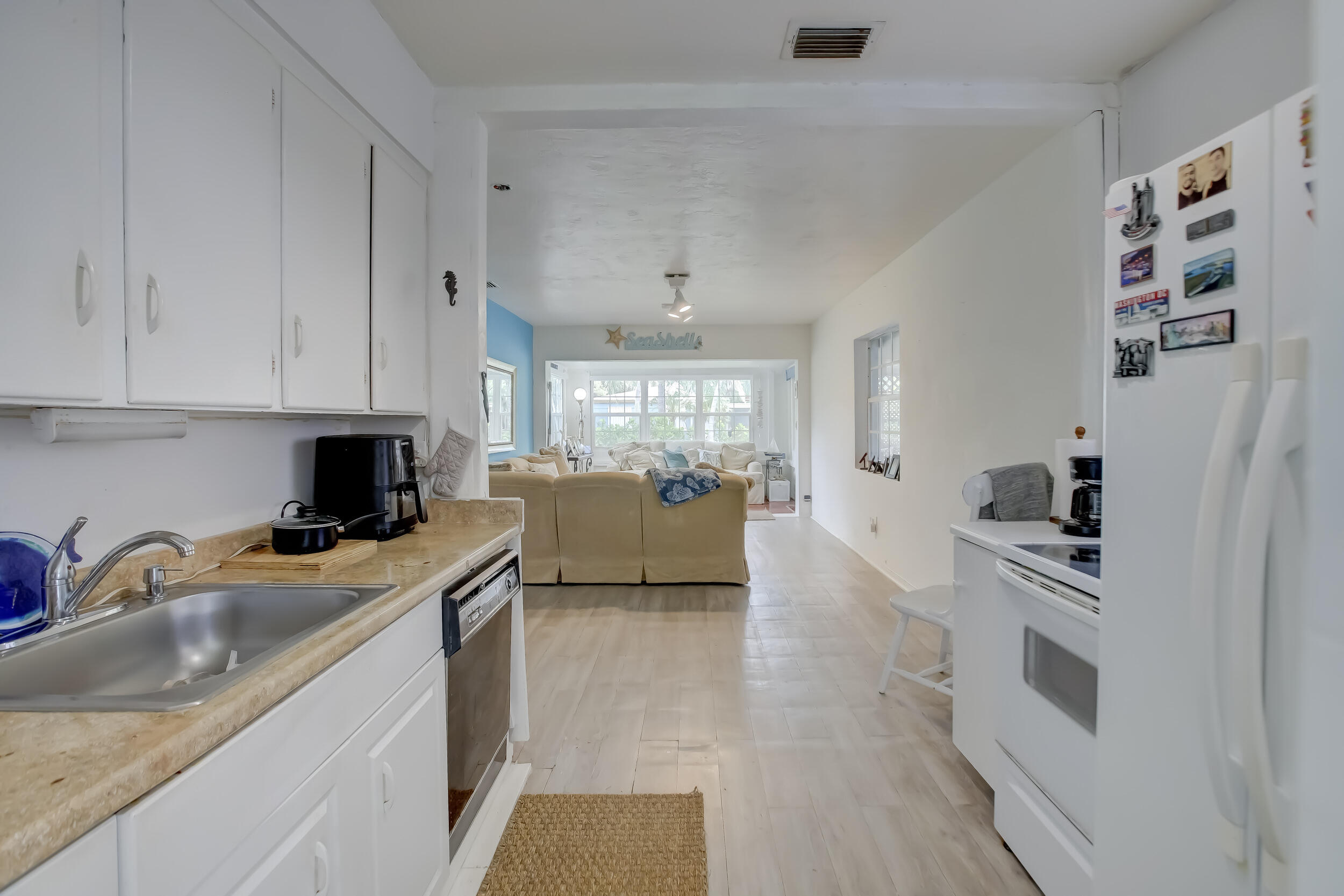 1413 Dewey Street, Hollywood