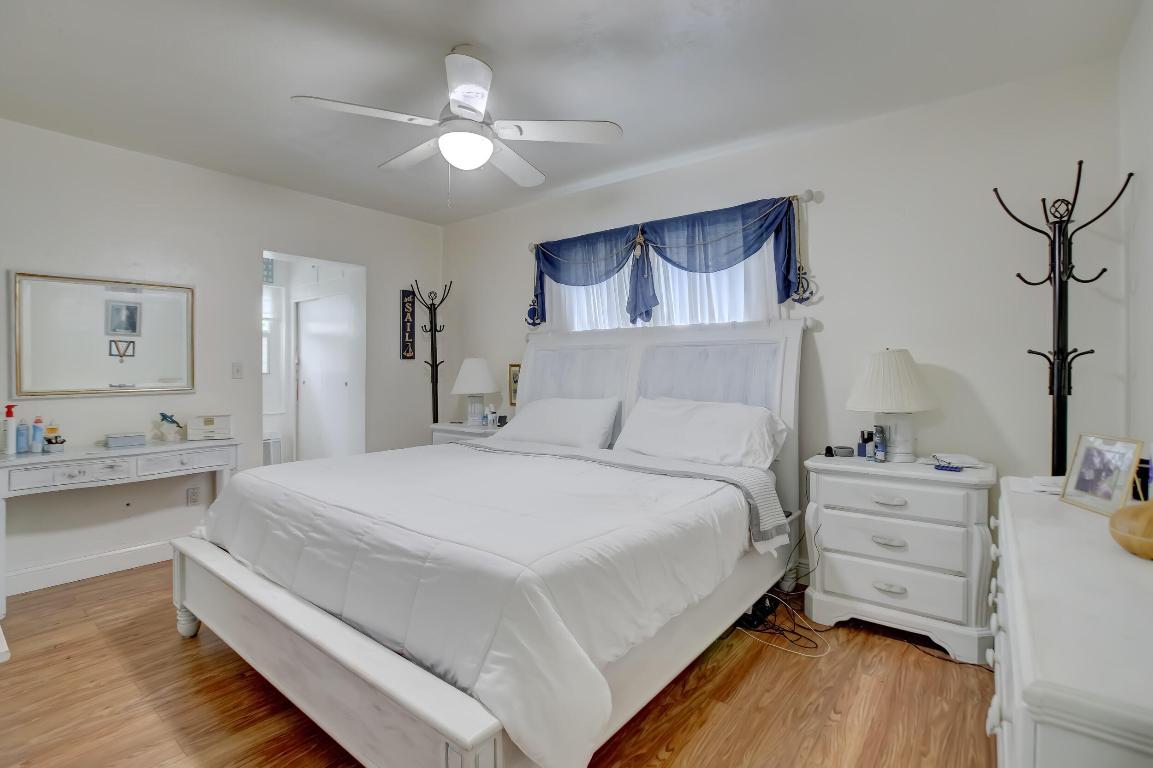 1413 Dewey Street, Hollywood