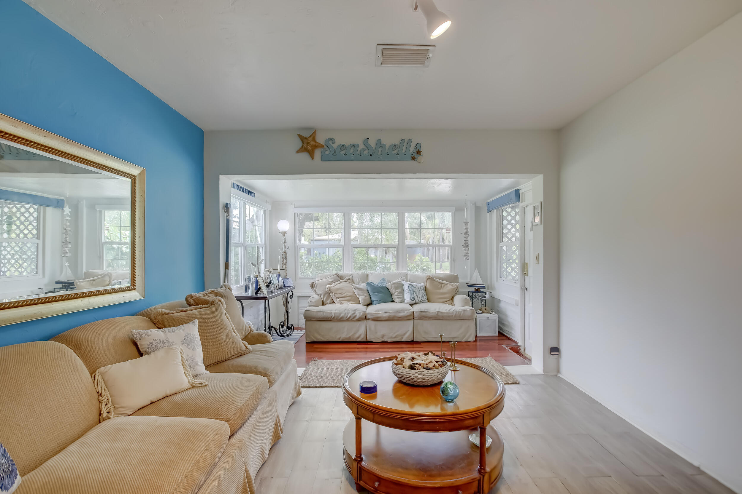 1413 Dewey Street, Hollywood