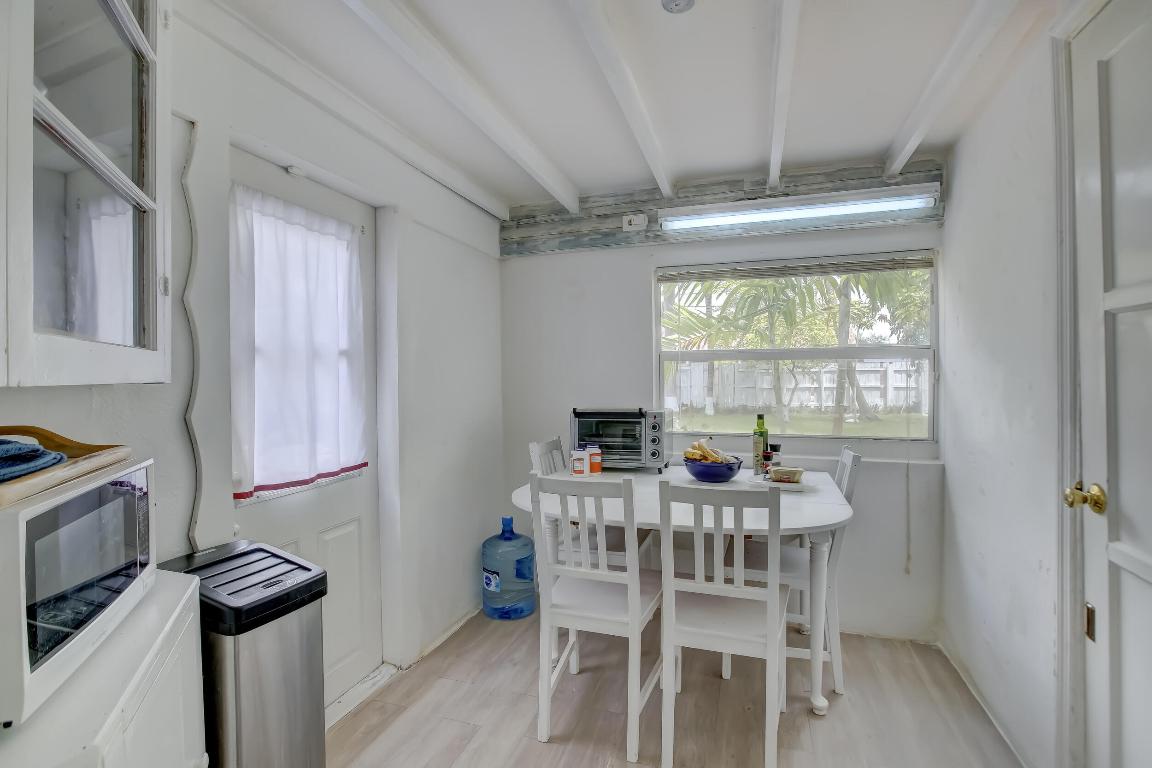 1413 Dewey Street, Hollywood