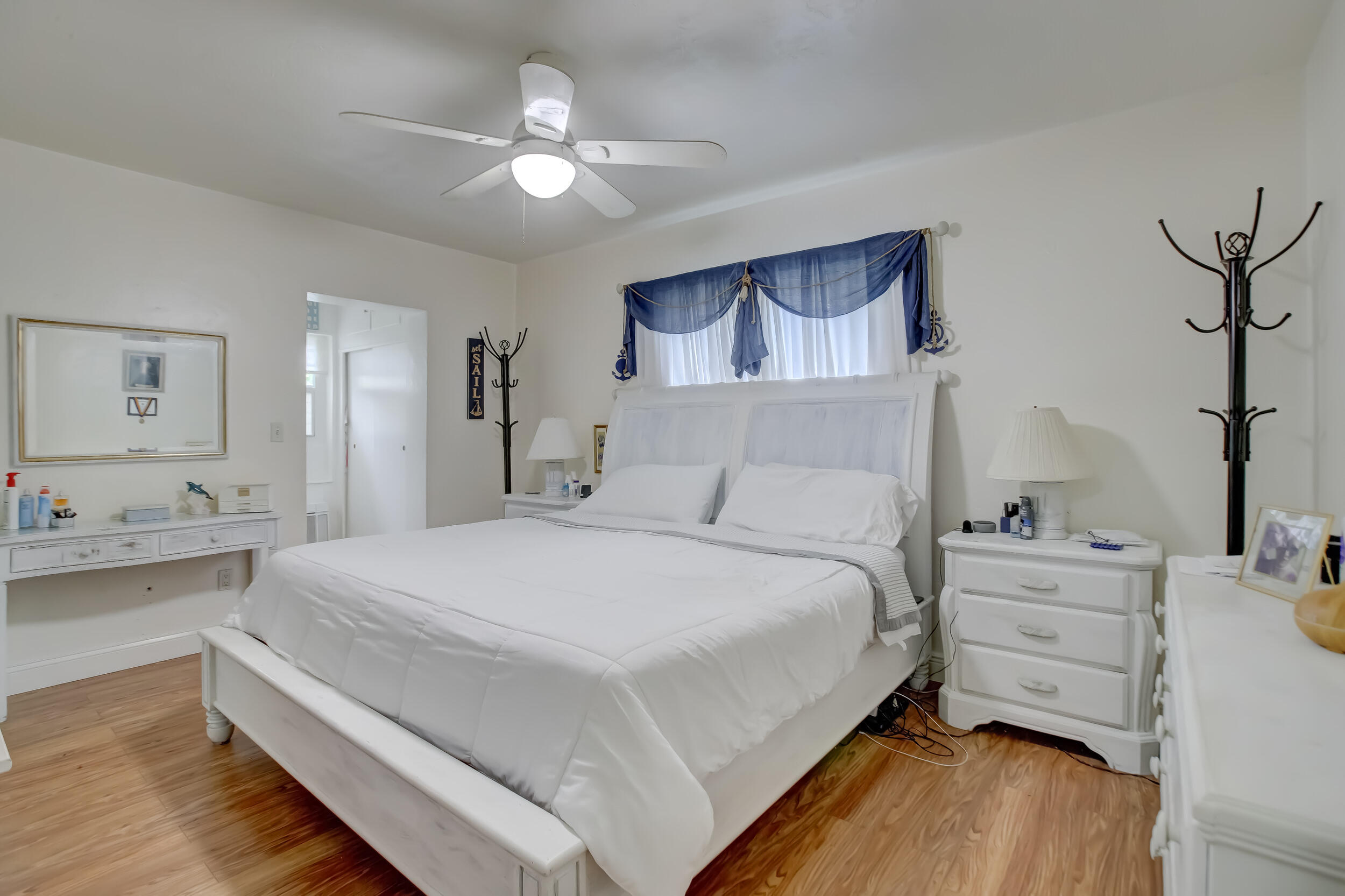 1413 Dewey Street, Hollywood