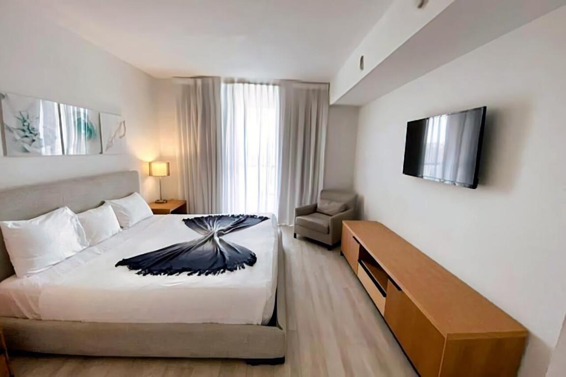 2602 E Hallandale Beach Boulevard Unit: R2107