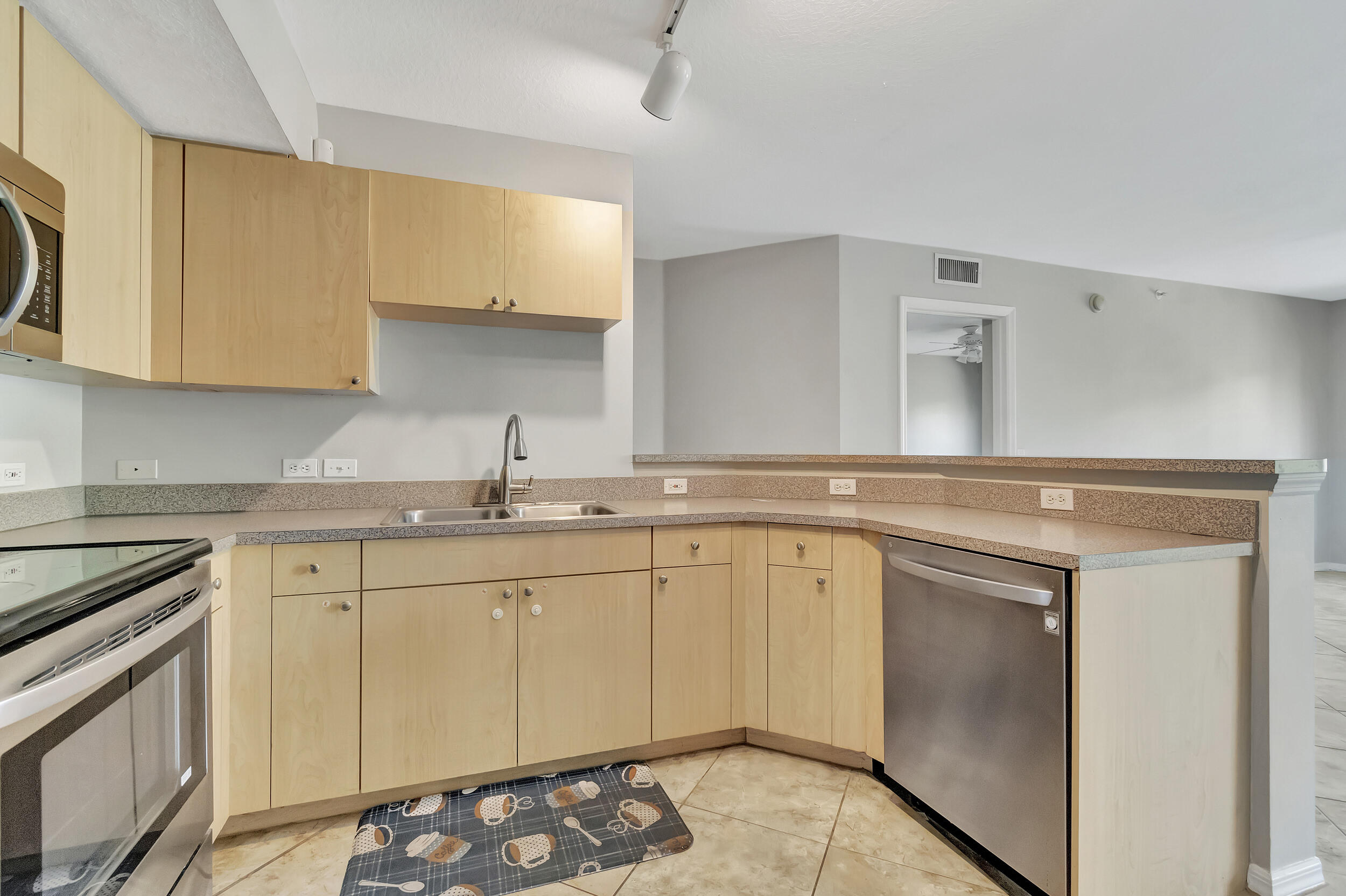 116 Villa Circle Unit: 116