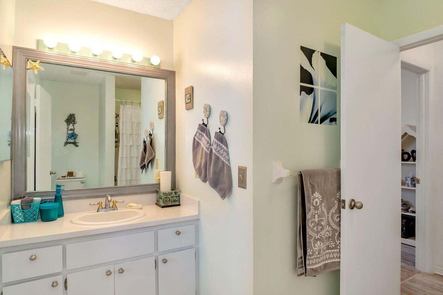 252 SW 6th Street Unit: 4