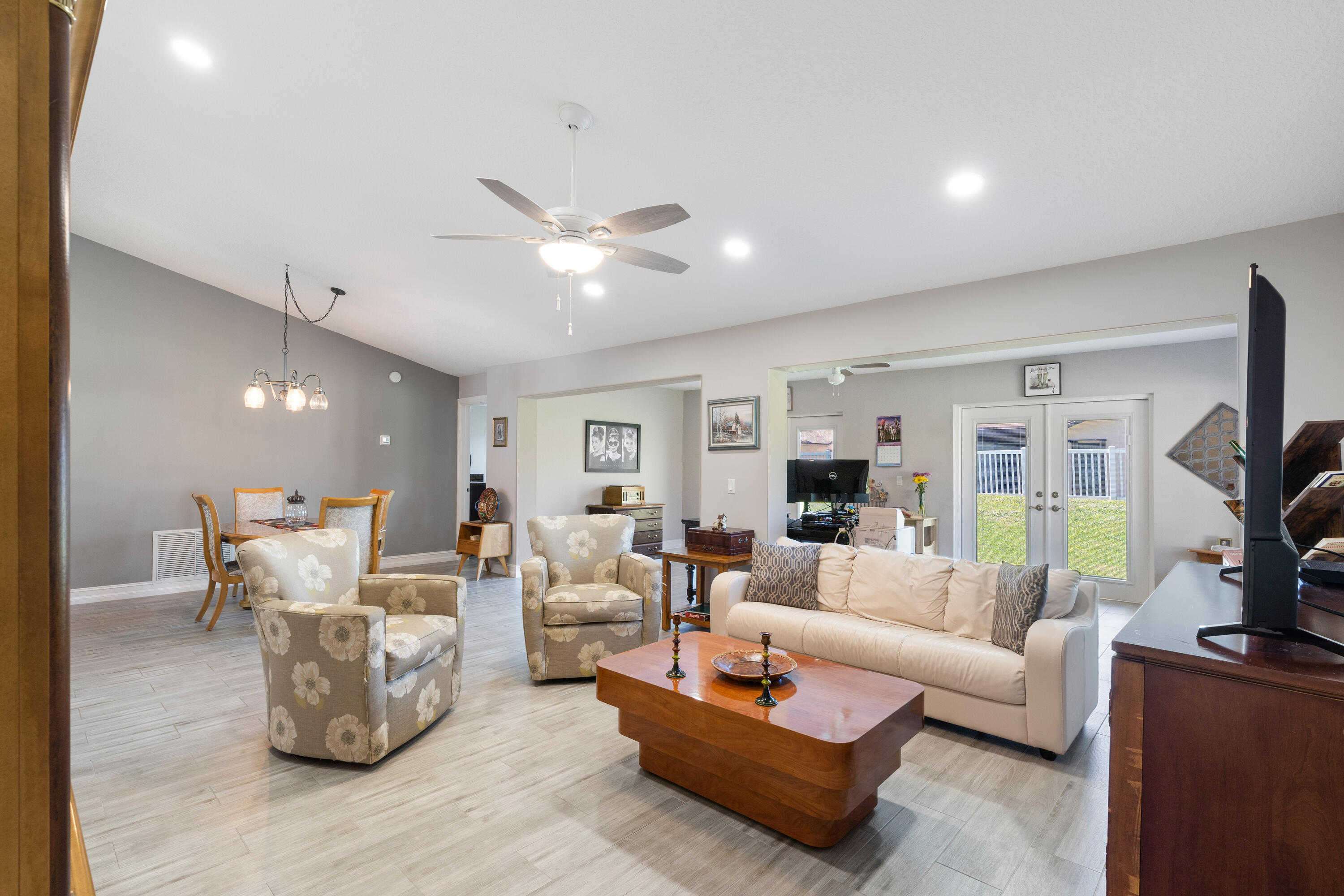 6179 Olivewood Circle
