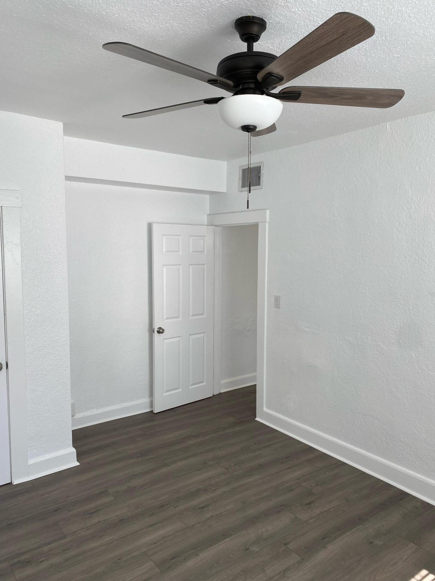 215 S Seacrest Boulevard 2, Boynton Beach Unit: 2